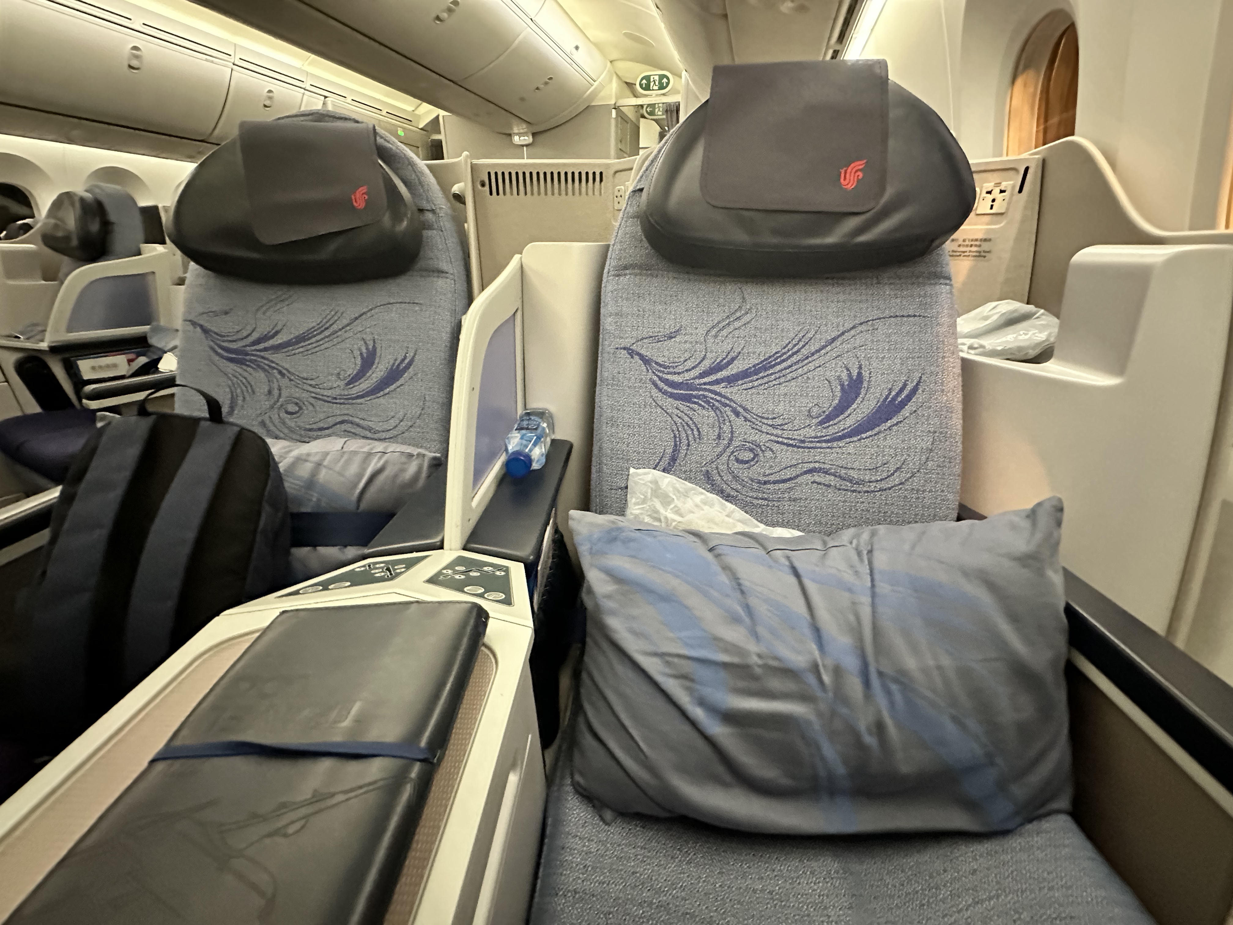 787-9е7879