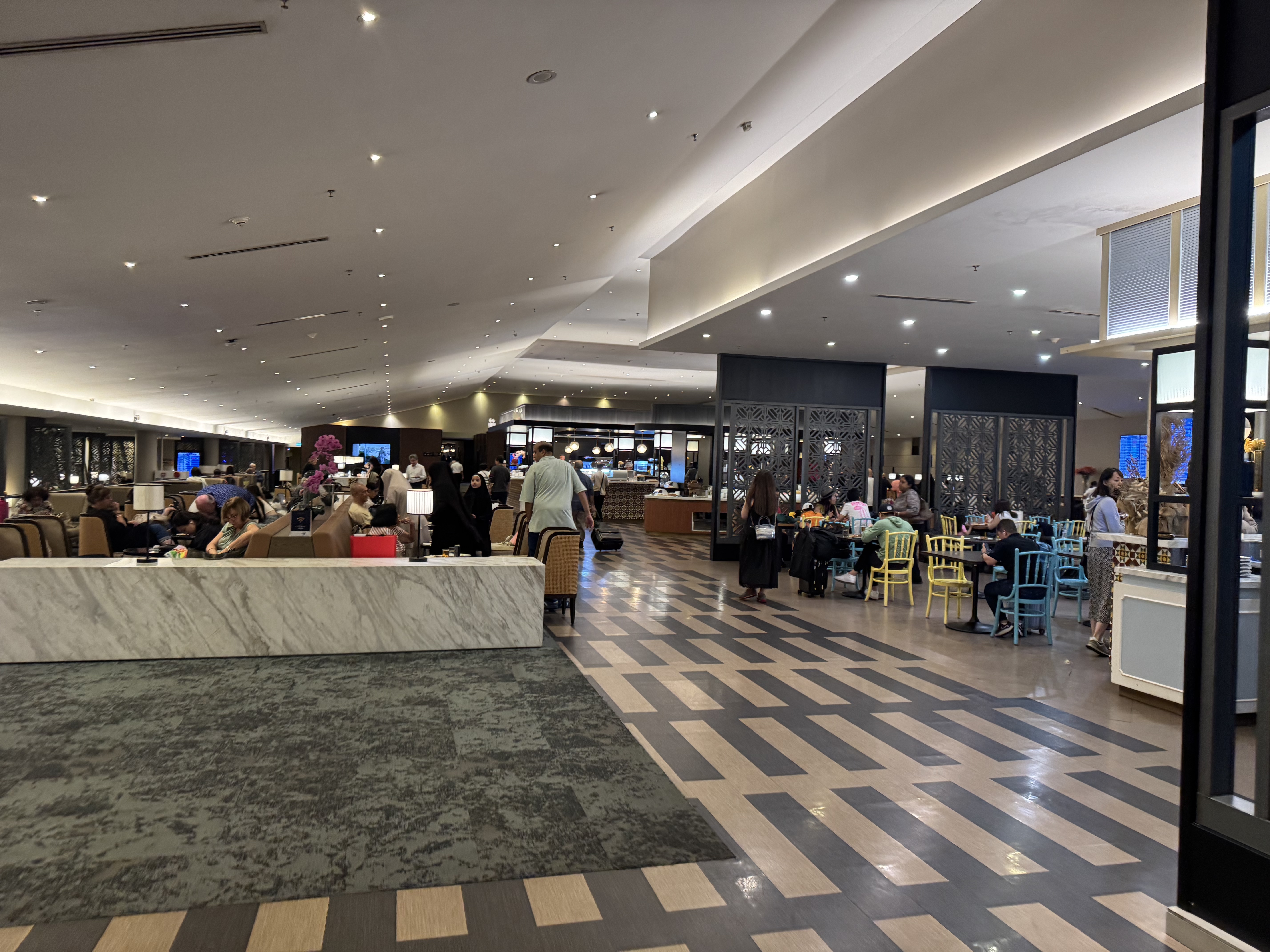 ¡¡ǺGOLDEN LOUNGE