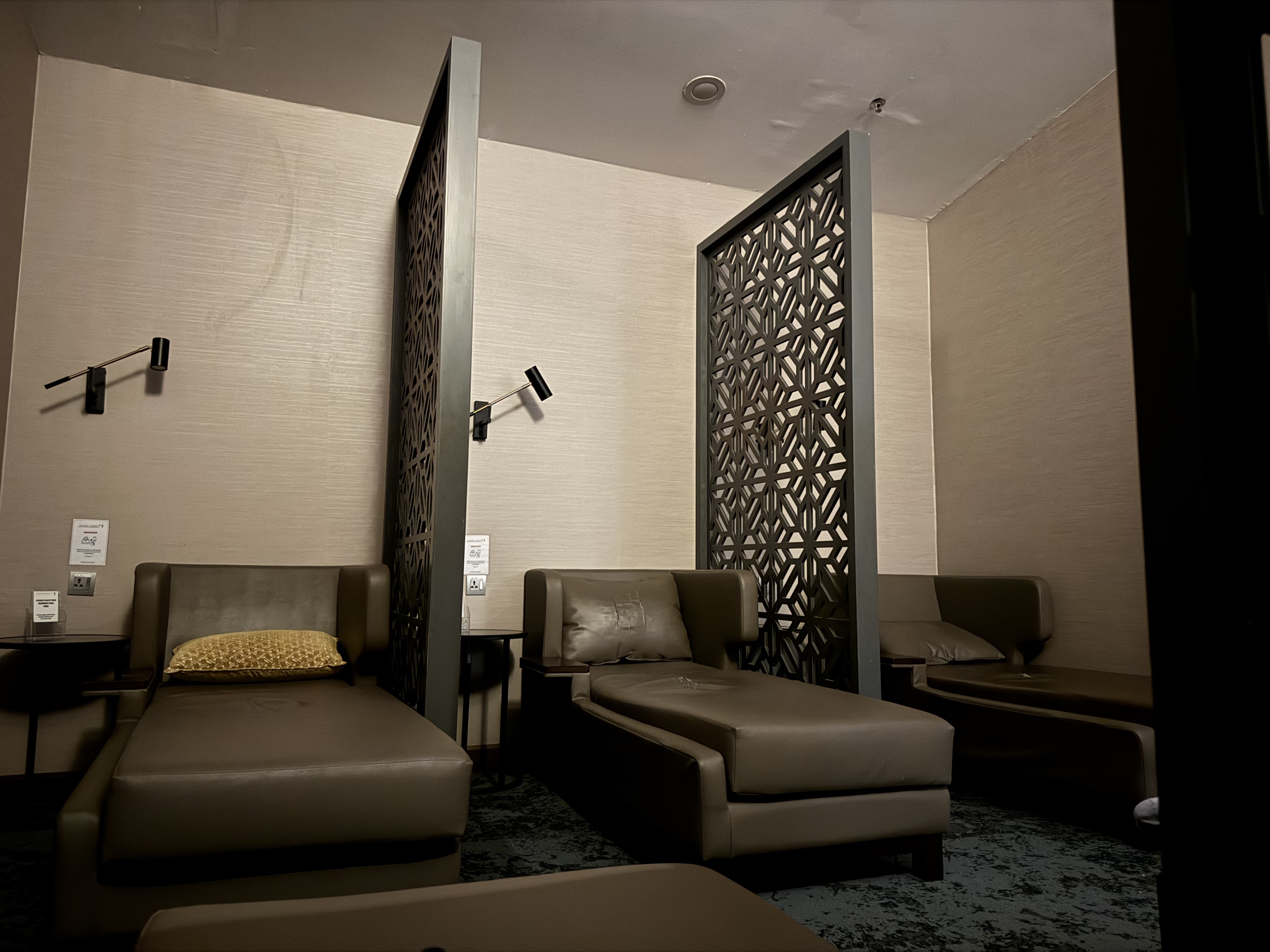 ¡¡ǺGOLDEN LOUNGE