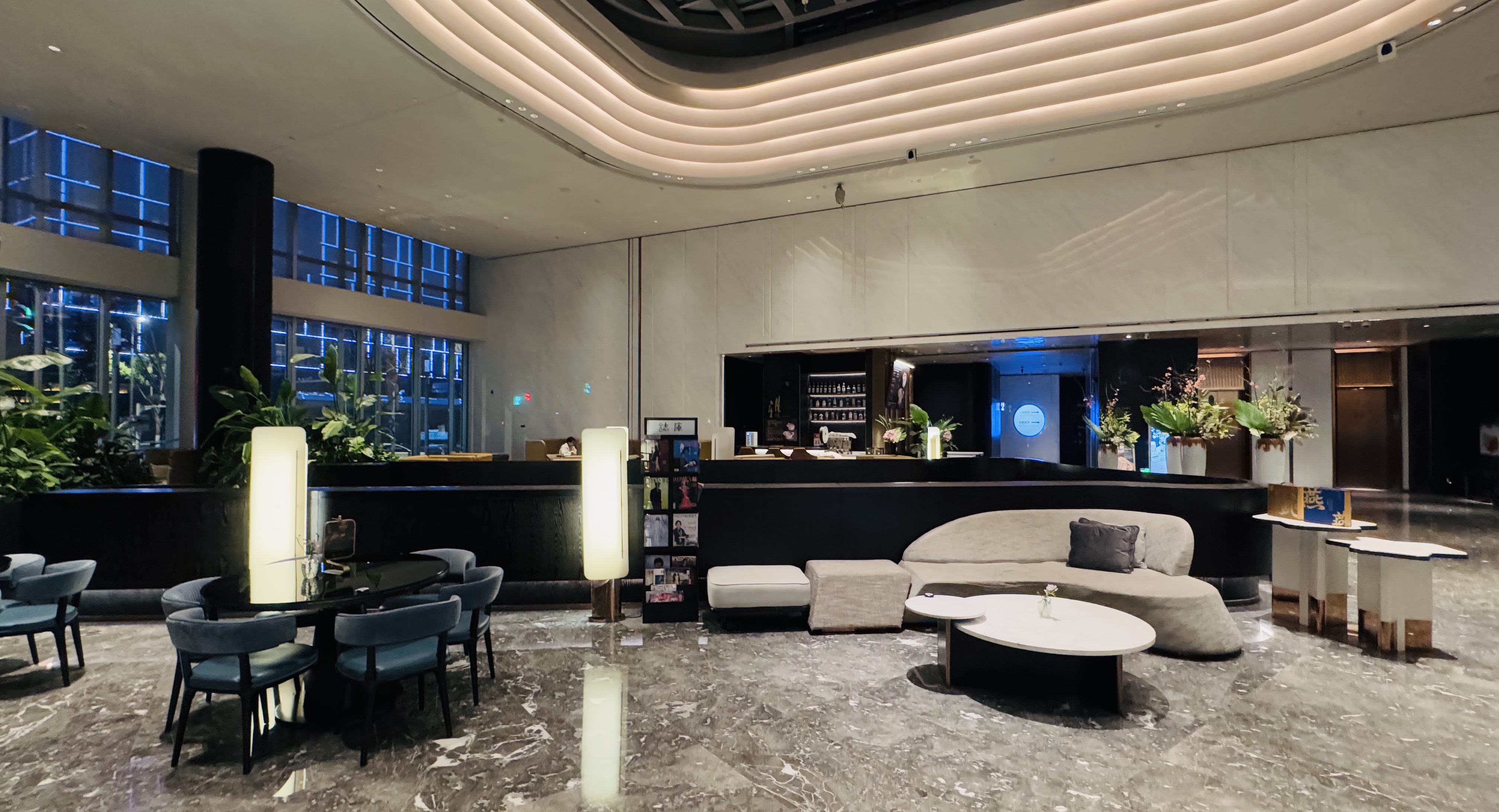 •ɺ|ϺŽ𳼻ʹڼվƵ(Crowne Plaza Shanghai Hongqiao)