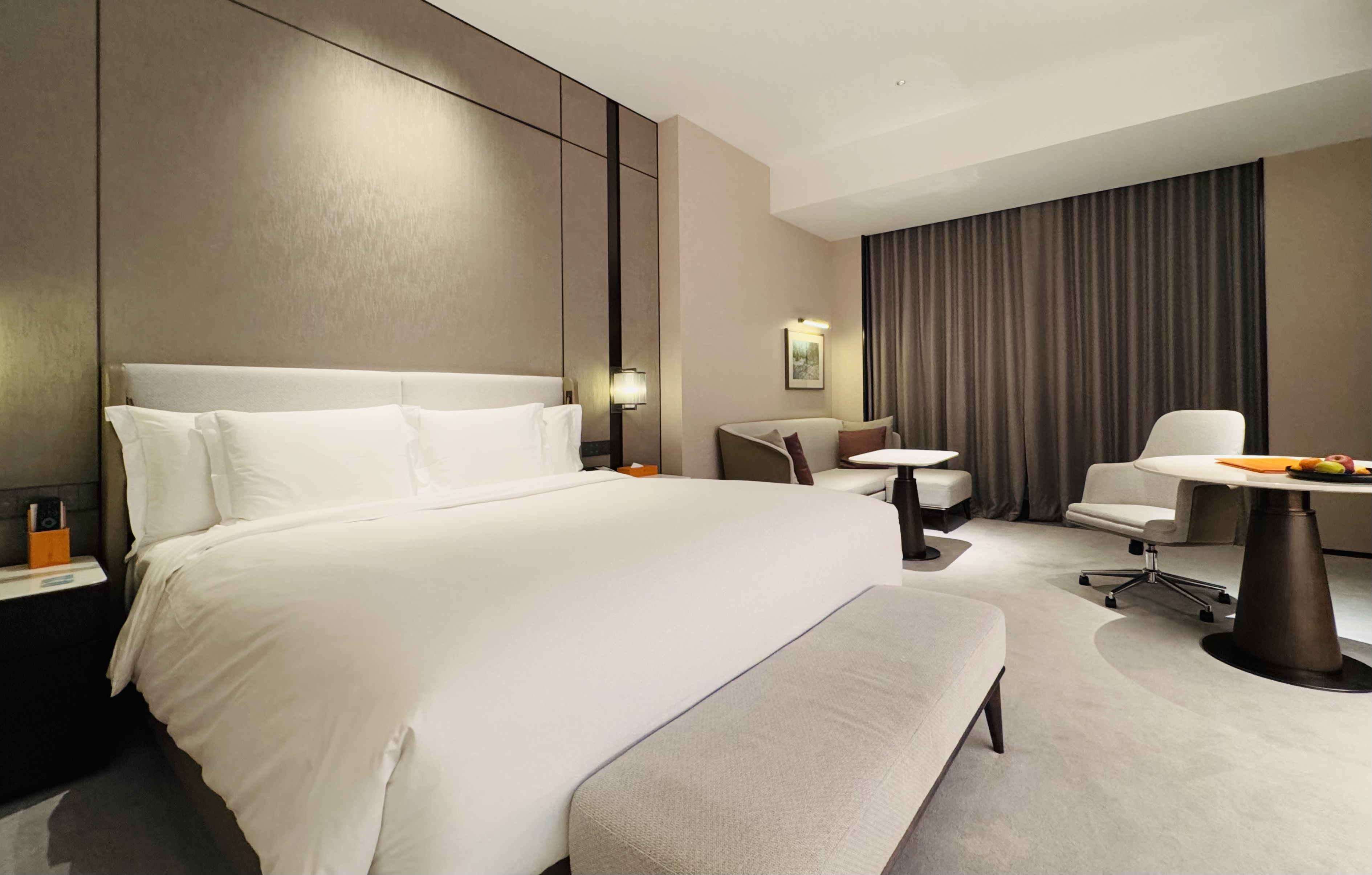 •ɺ|ϺŽ𳼻ʹڼվƵ(Crowne Plaza Shanghai Hongqiao)
