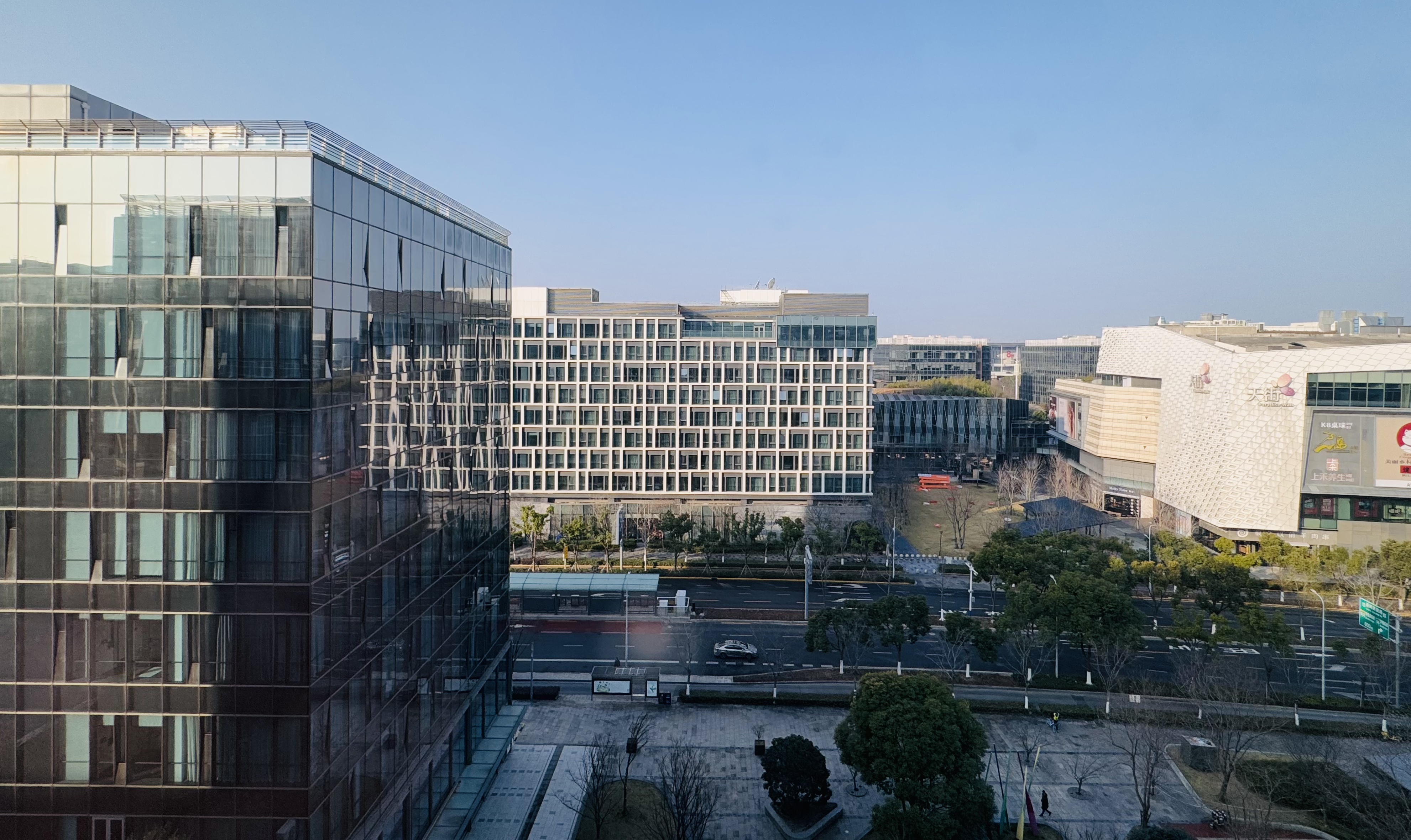•ɺ|ϺŽ𳼻ʹڼվƵ(Crowne Plaza Shanghai Hongqiao)