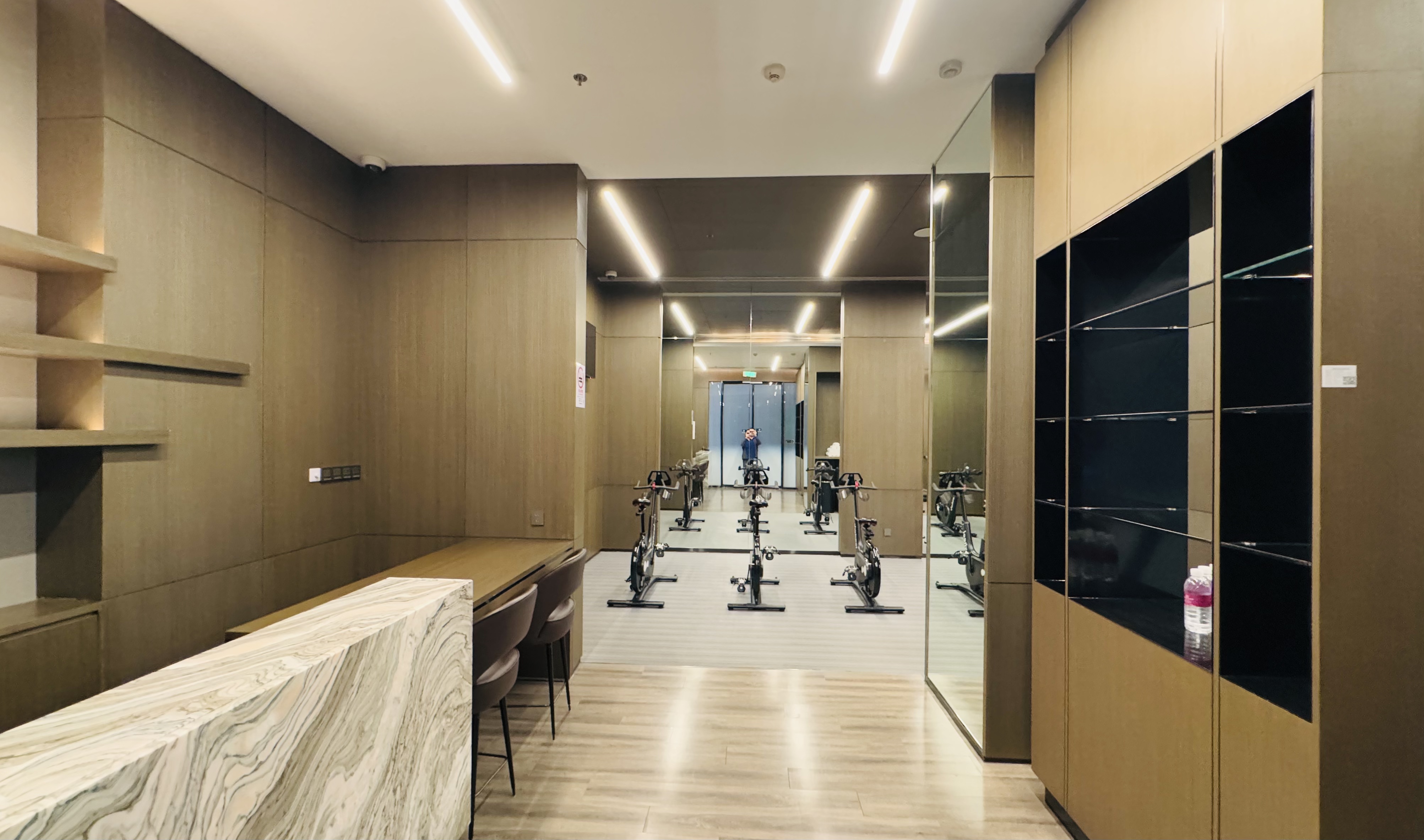 •ɺ|ϺŽ𳼻ʹڼվƵ(Crowne Plaza Shanghai Hongqiao)