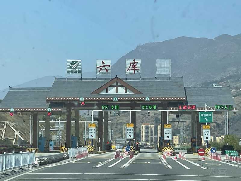 124125QPZRBNXXSUJAZFBU.png