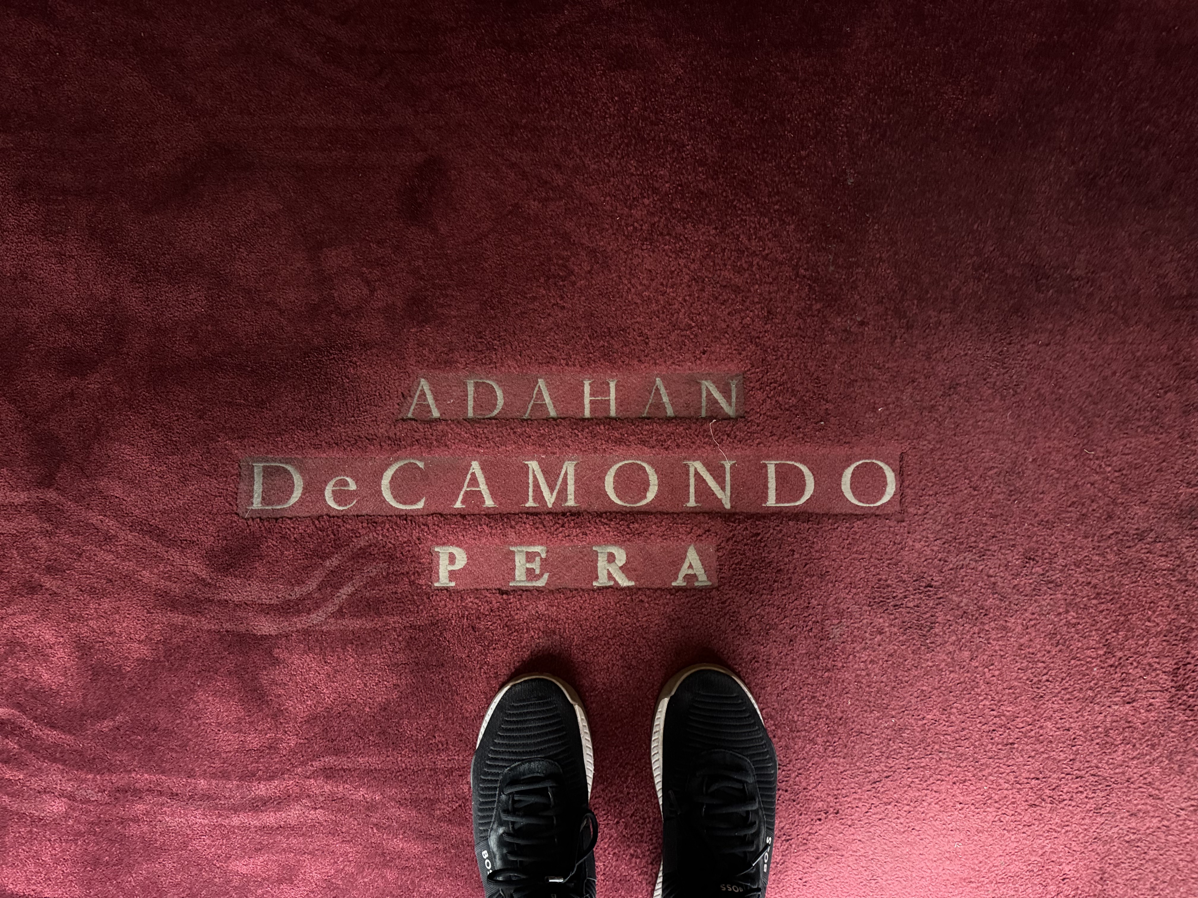 꾭䣬ա˹̹Adahan DeCamondo Pera;ѡƵꡤɶ׷