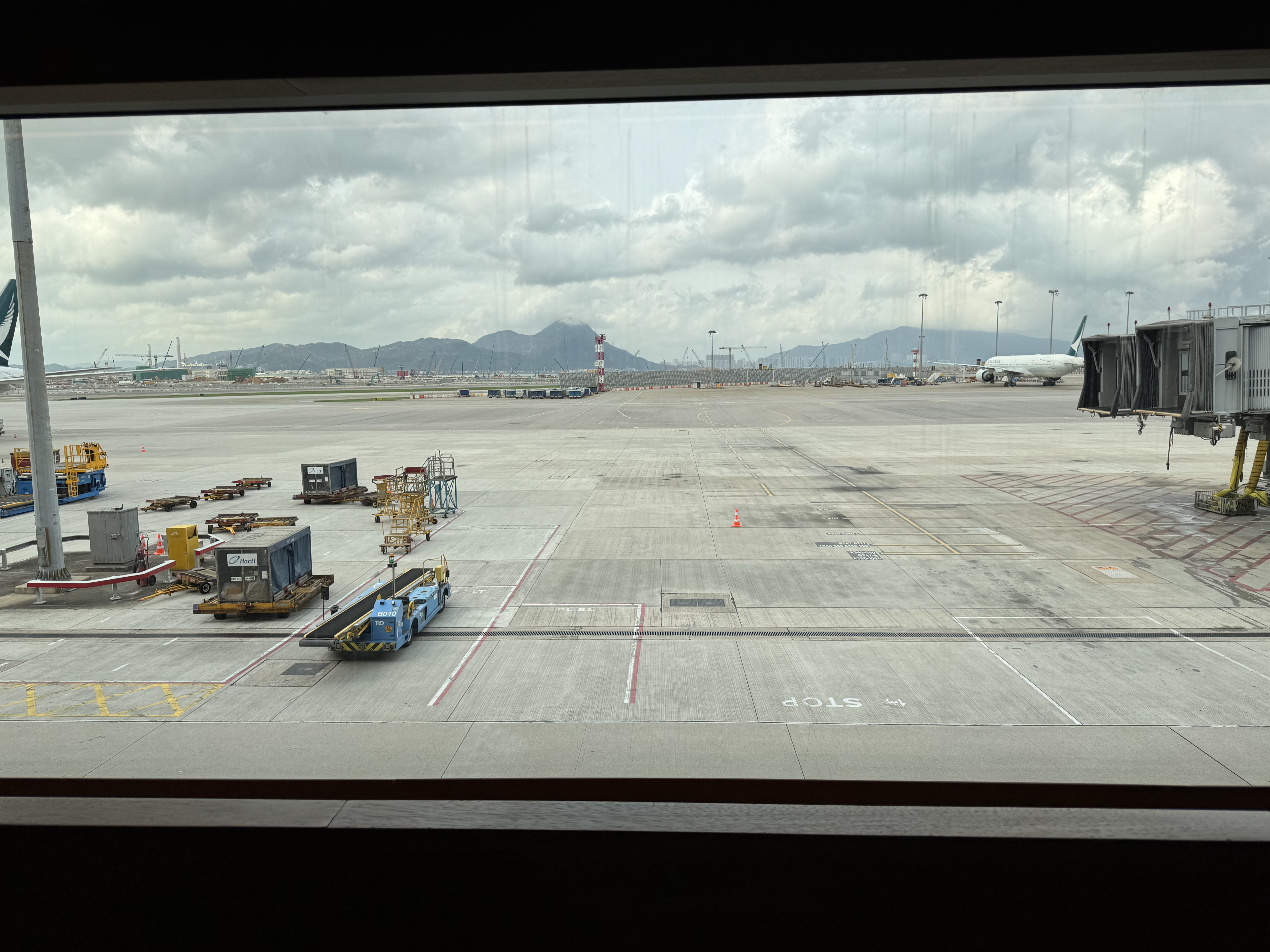 777-300erӣ--ʱӵת֮2024.4.30Ĺ̩ͷCX548 Hkg-Hnd