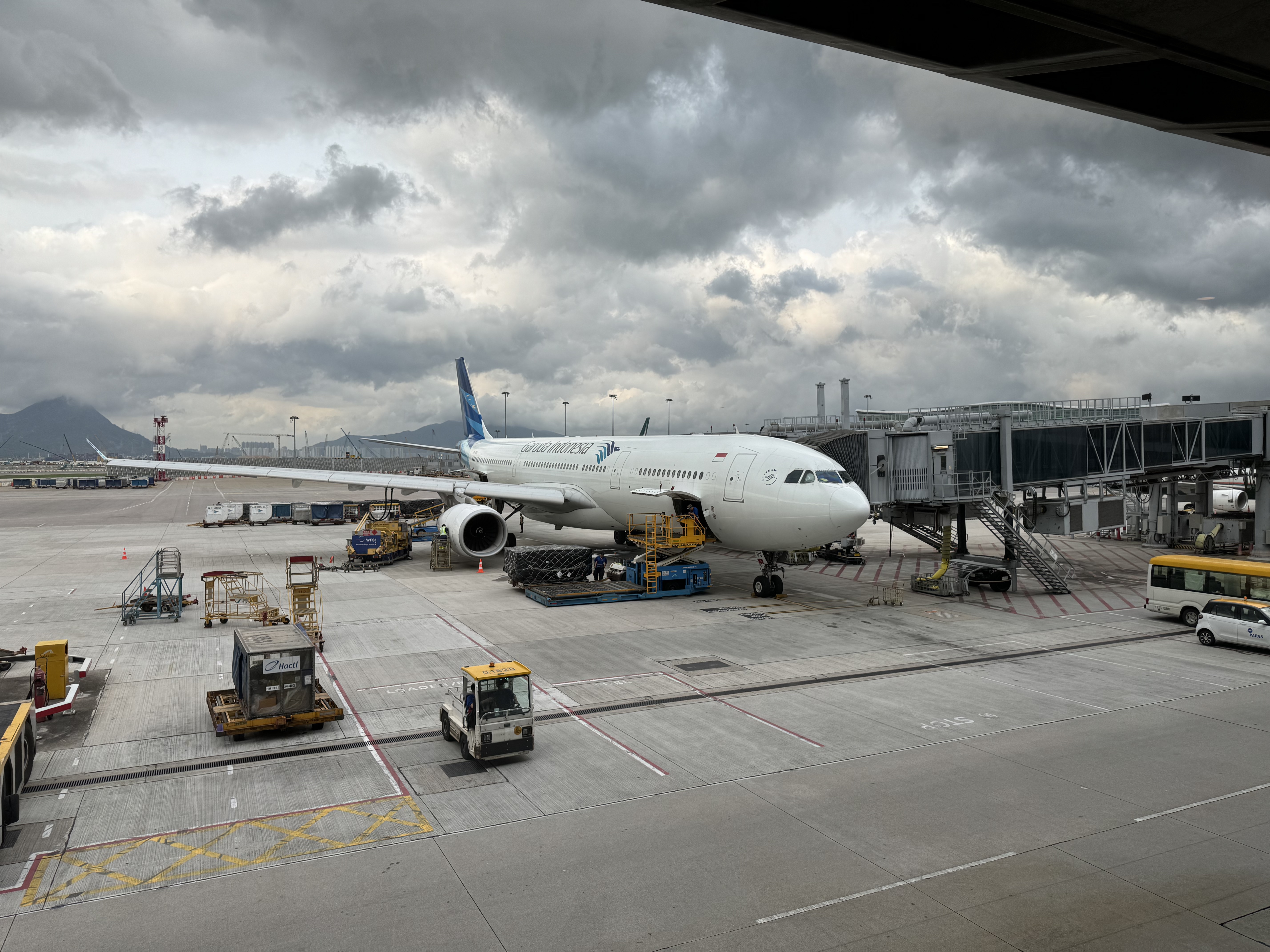 777-300erӣ--ʱӵת֮2024.4.30Ĺ̩ͷCX548 Hkg-Hnd