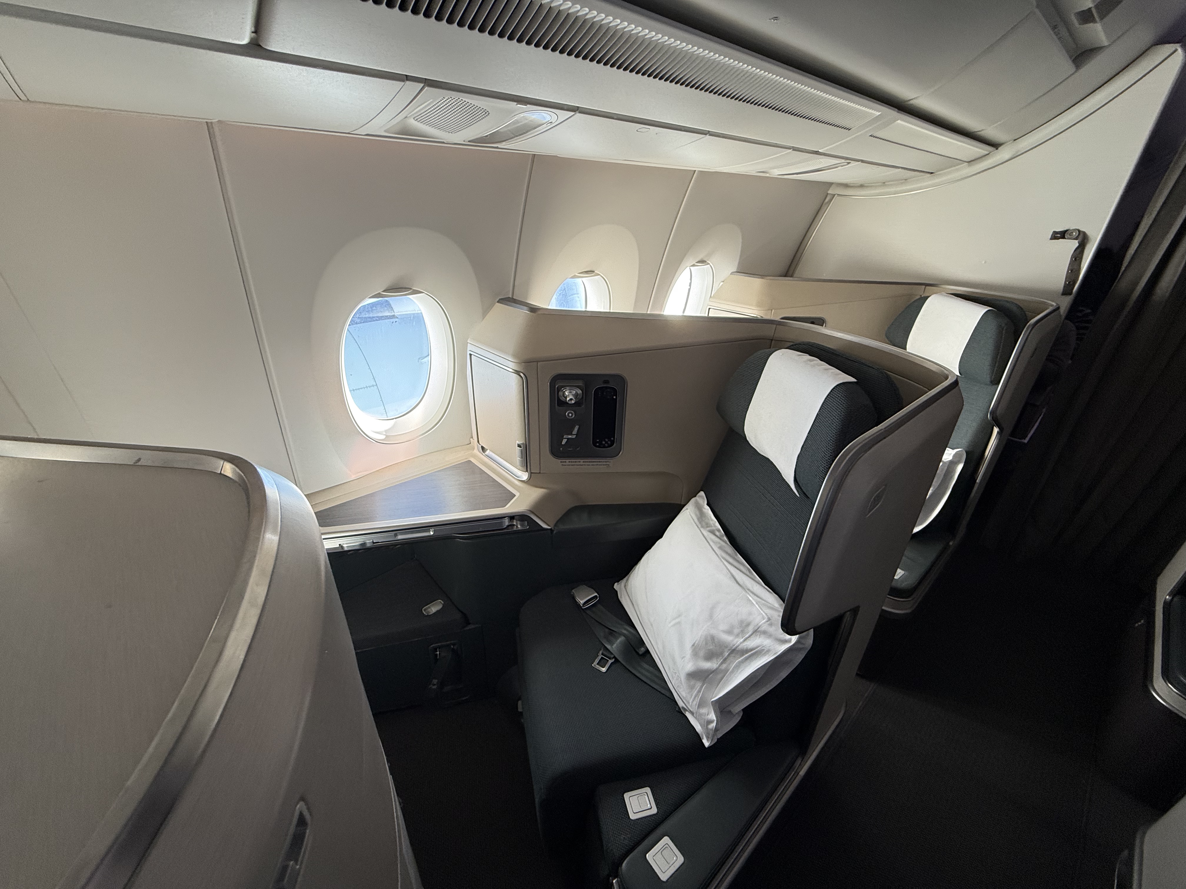 ȫȦ۵ķУ̩CX500 HKG-NRT A350-900
