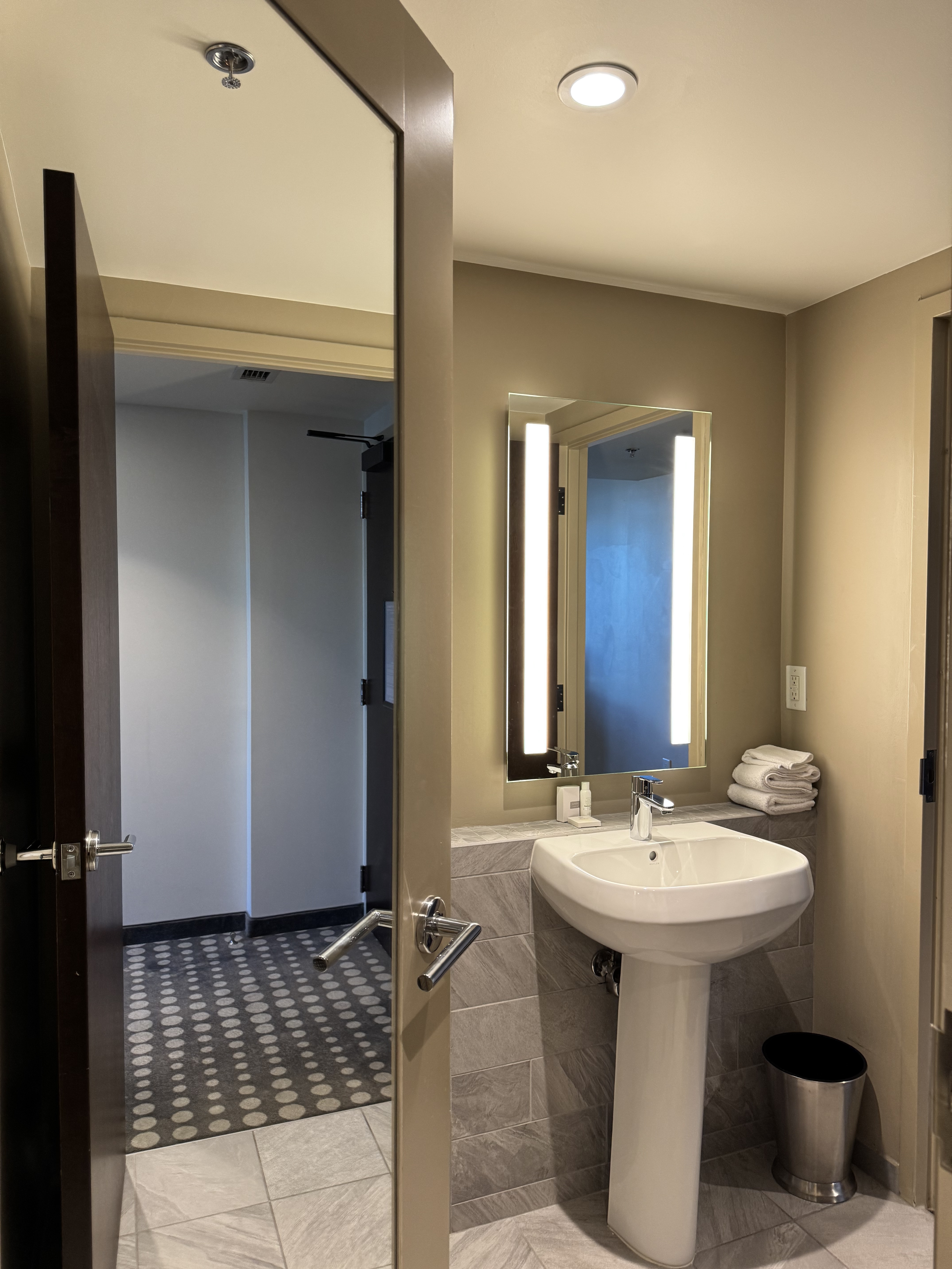 ATLն٣ǺƵ Kimpton Overland Hotel Atlanta Airport