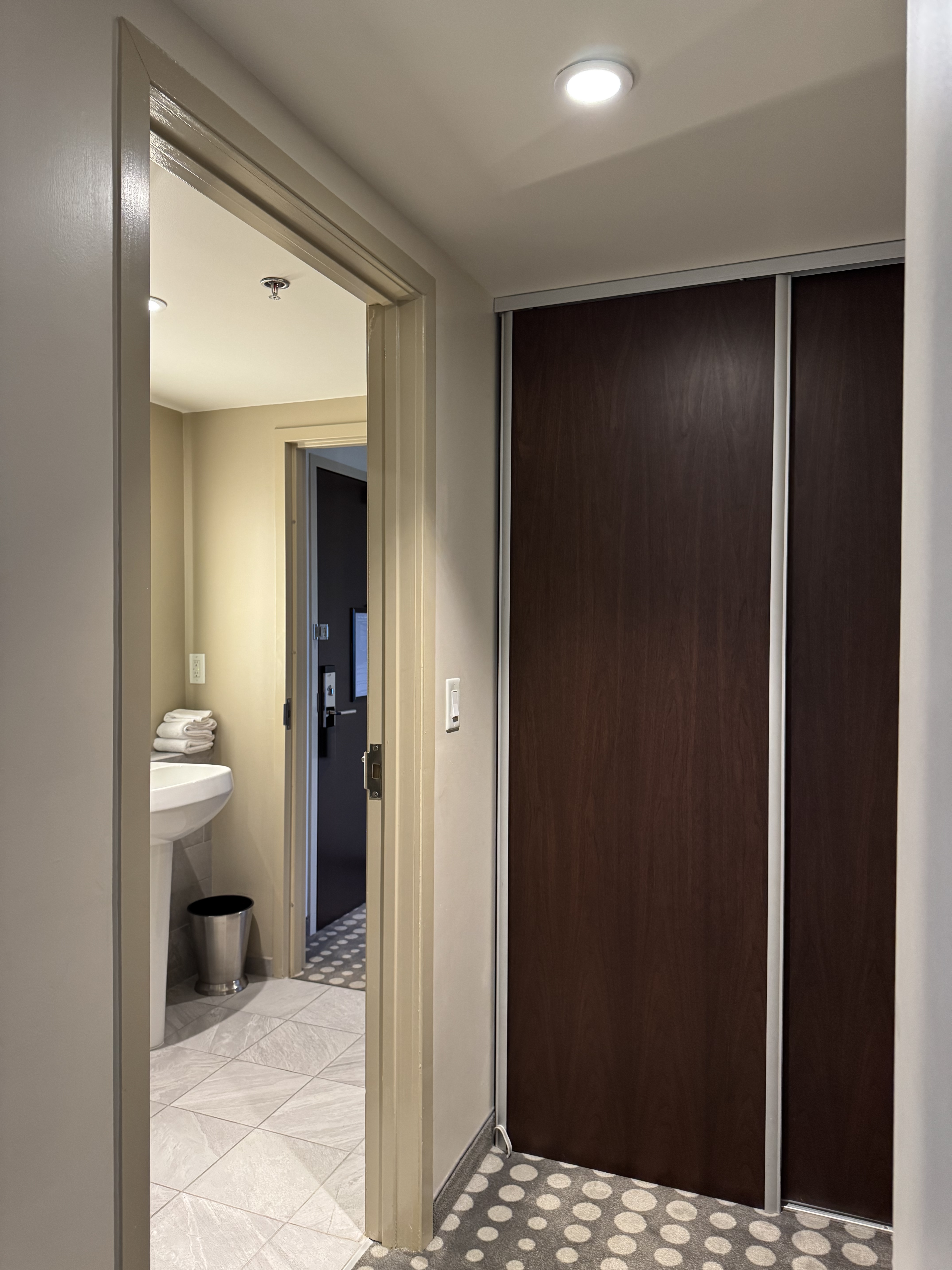 ATLն٣ǺƵ Kimpton Overland Hotel Atlanta Airport