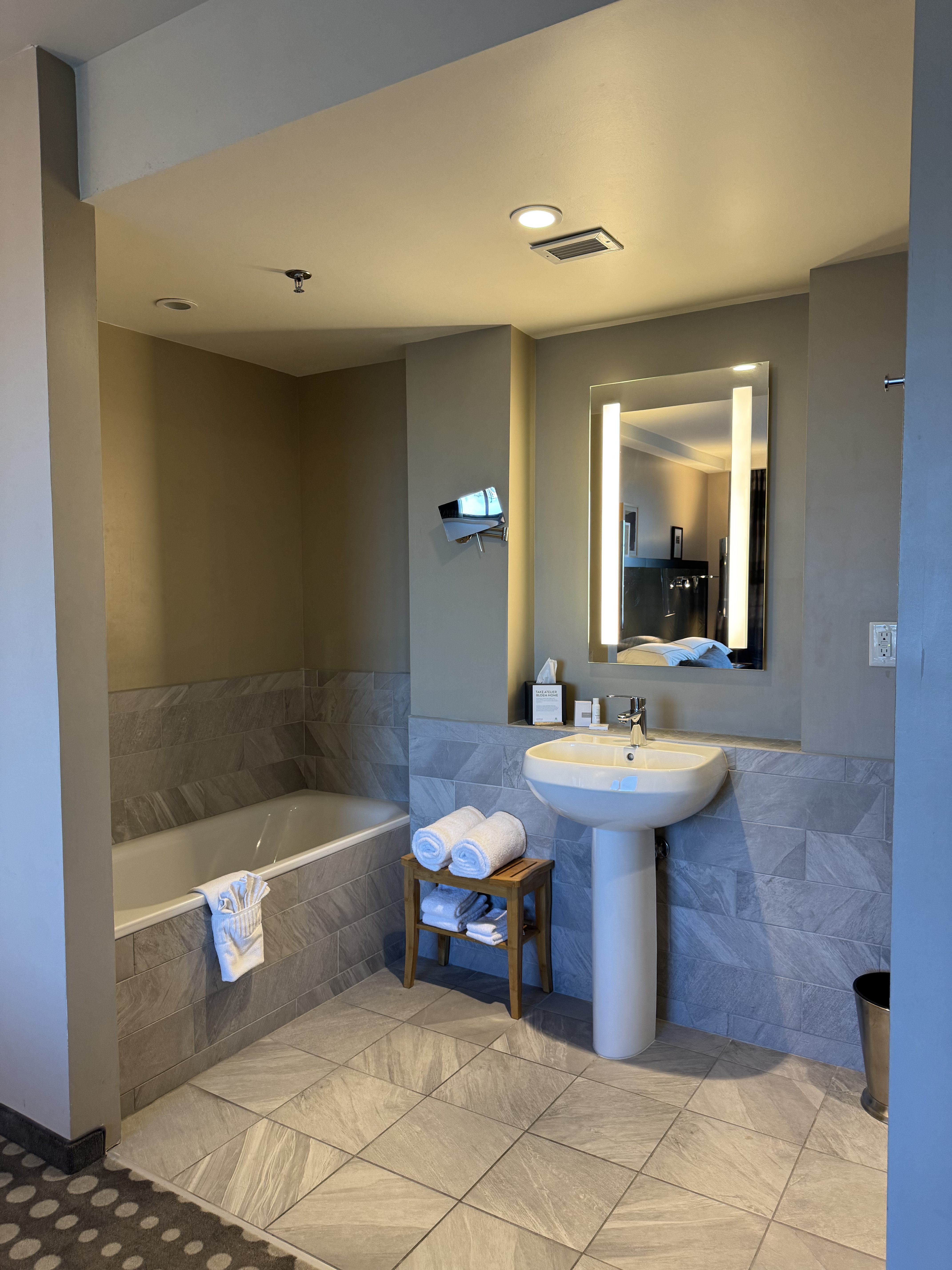 ATLն٣ǺƵ Kimpton Overland Hotel Atlanta Airport