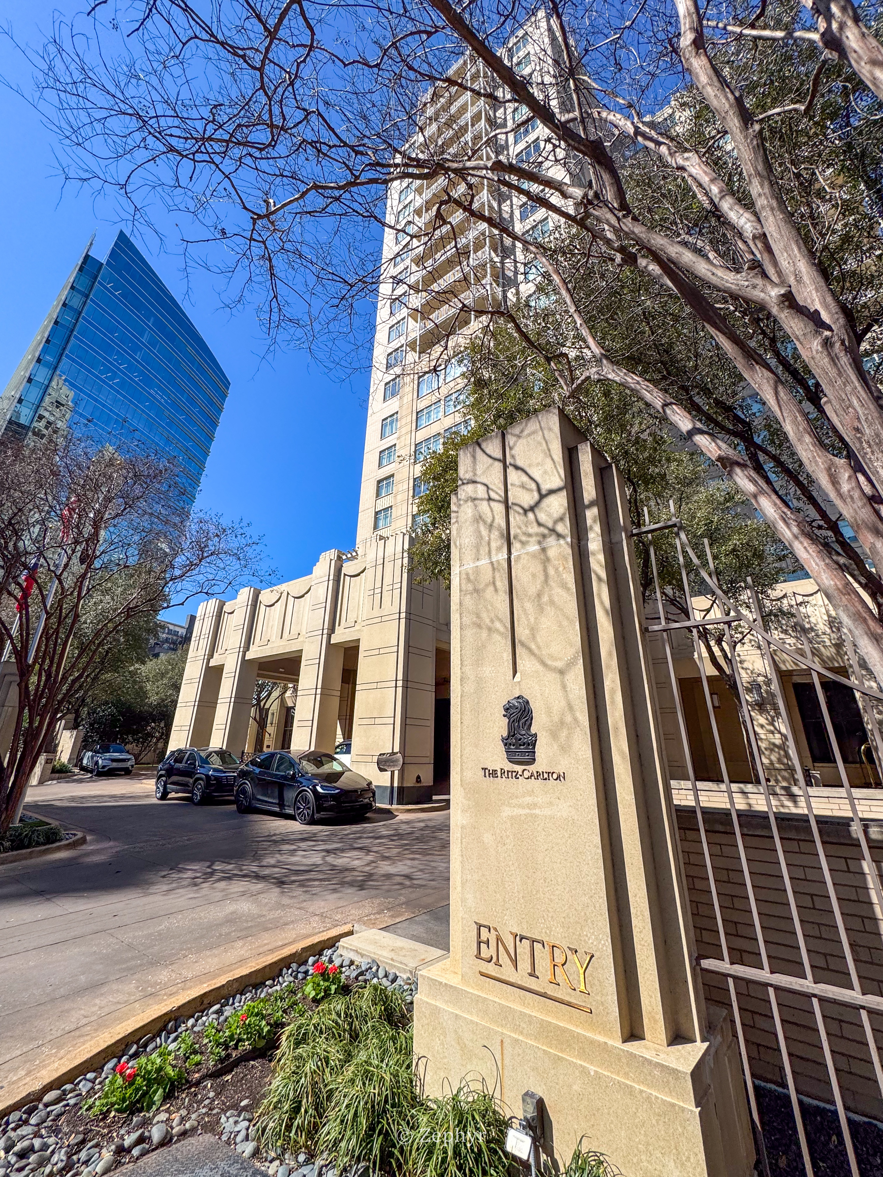 ȻһµĴ˹˼ ׷ The Ritz-Carlton, Dallas, Deluxe Suite