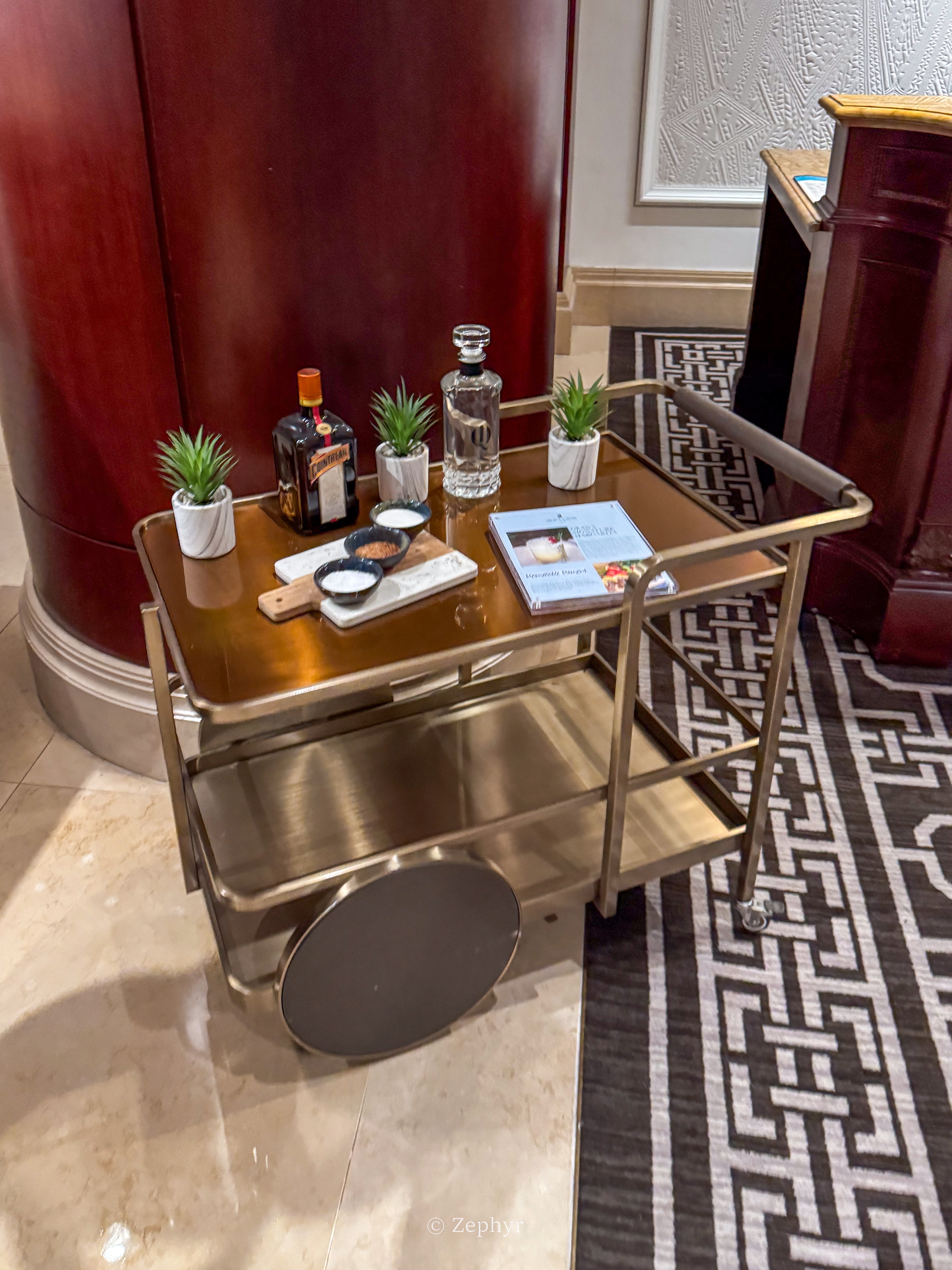 ȻһµĴ˹˼ ׷ The Ritz-Carlton, Dallas, Deluxe Suite