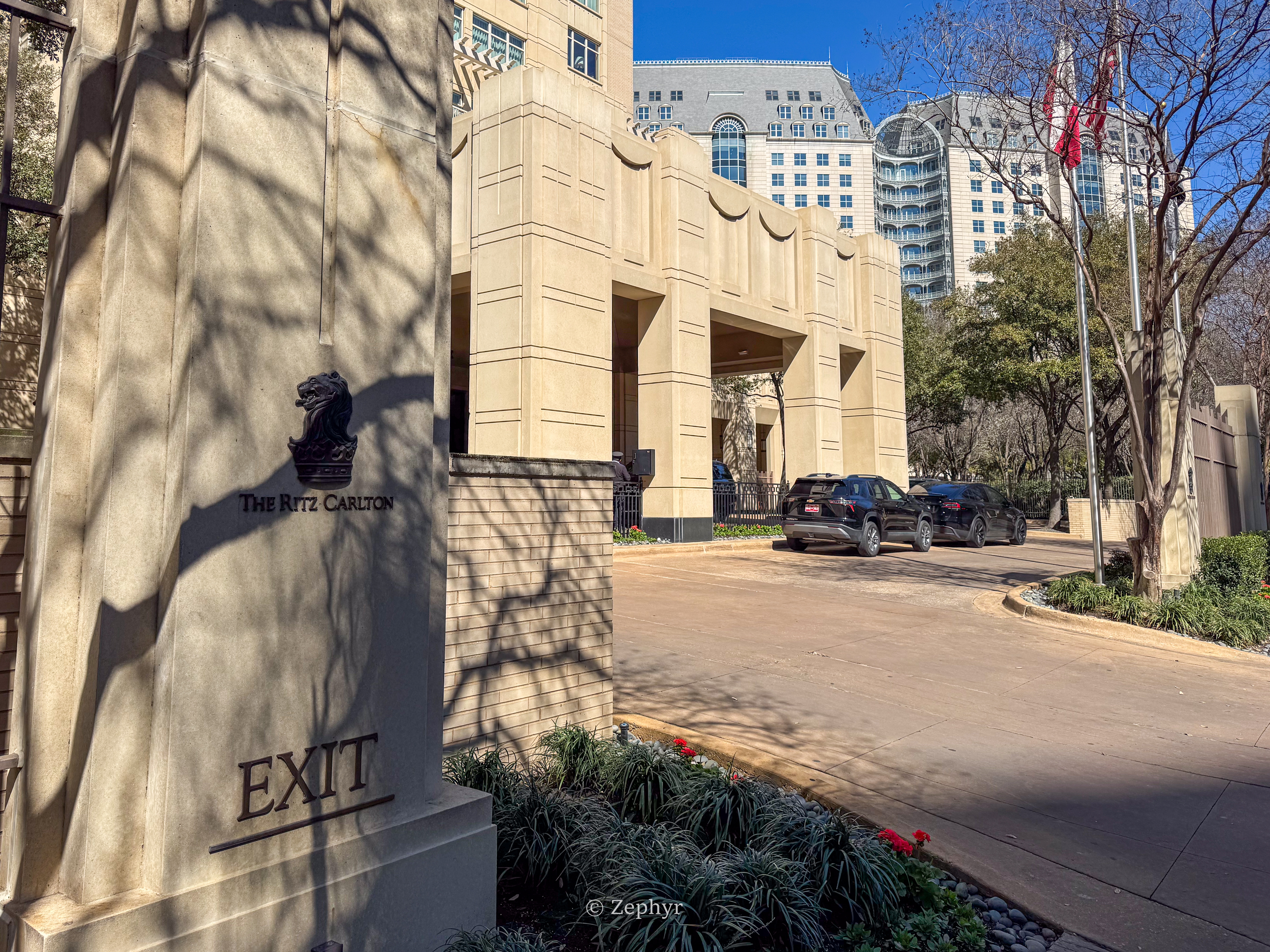 ȻһµĴ˹˼ ׷ The Ritz-Carlton, Dallas, Deluxe Suite