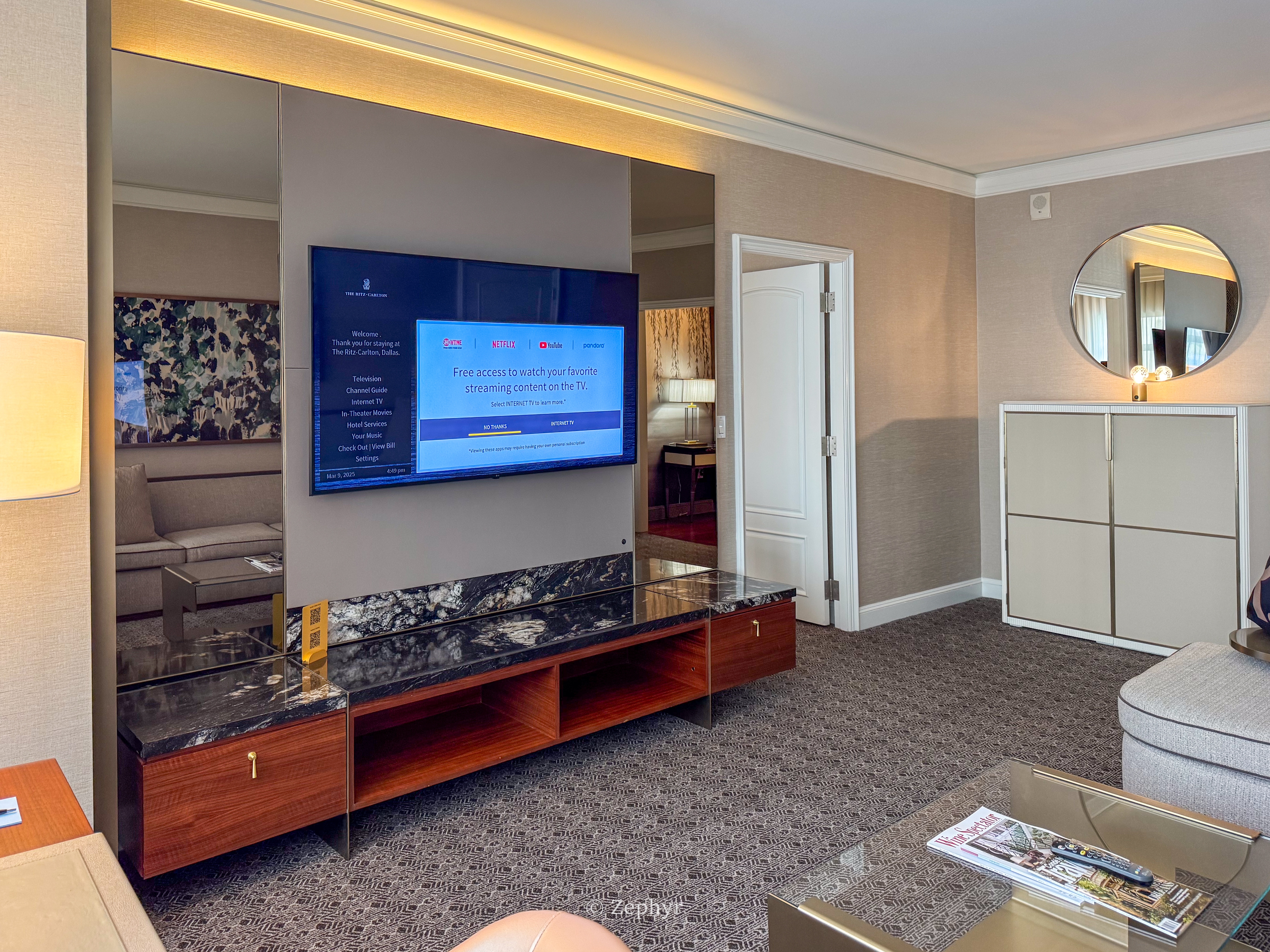 ȻһµĴ˹˼ ׷ The Ritz-Carlton, Dallas, Deluxe Suite