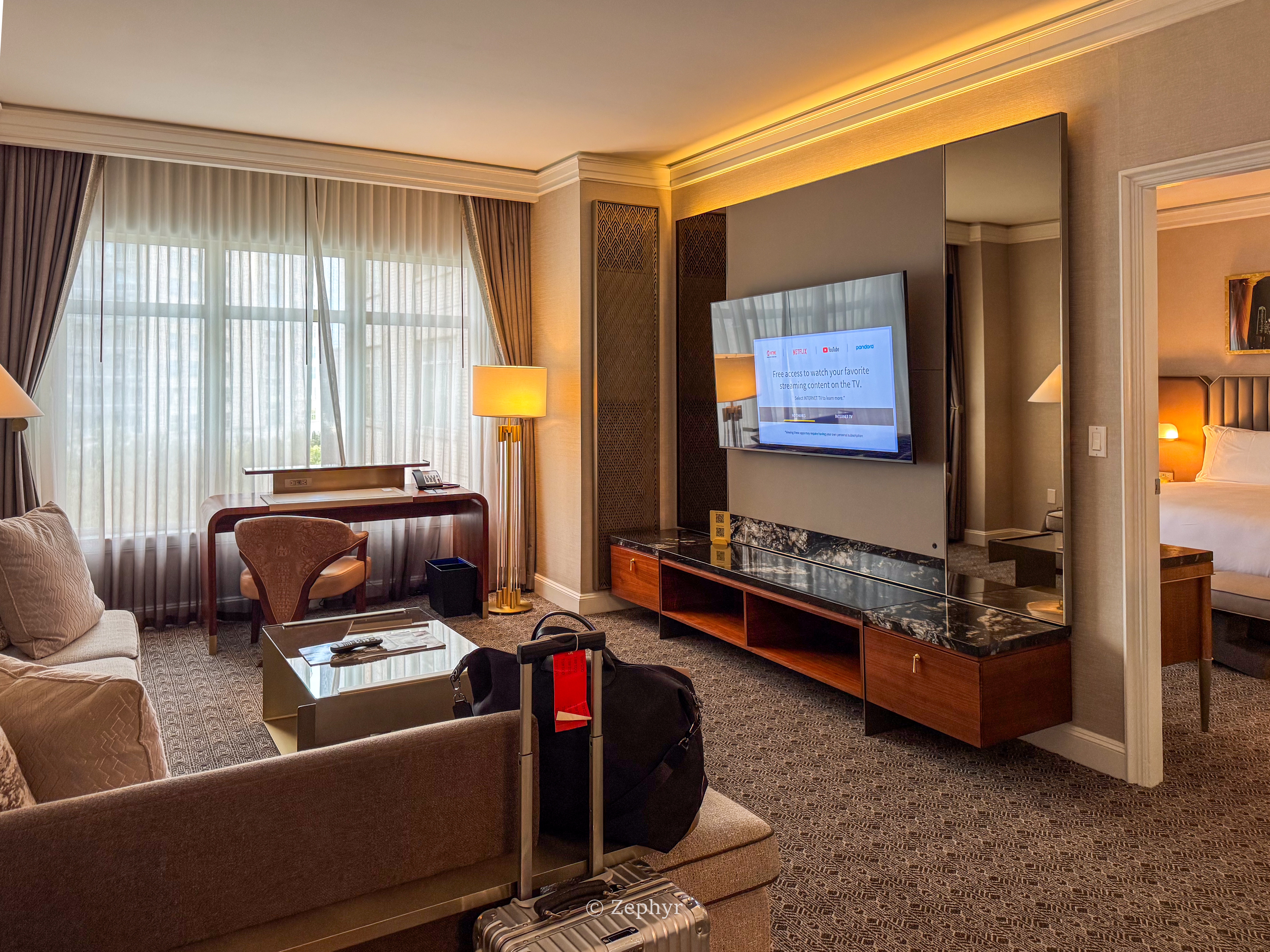 ȻһµĴ˹˼ ׷ The Ritz-Carlton, Dallas, Deluxe Suite