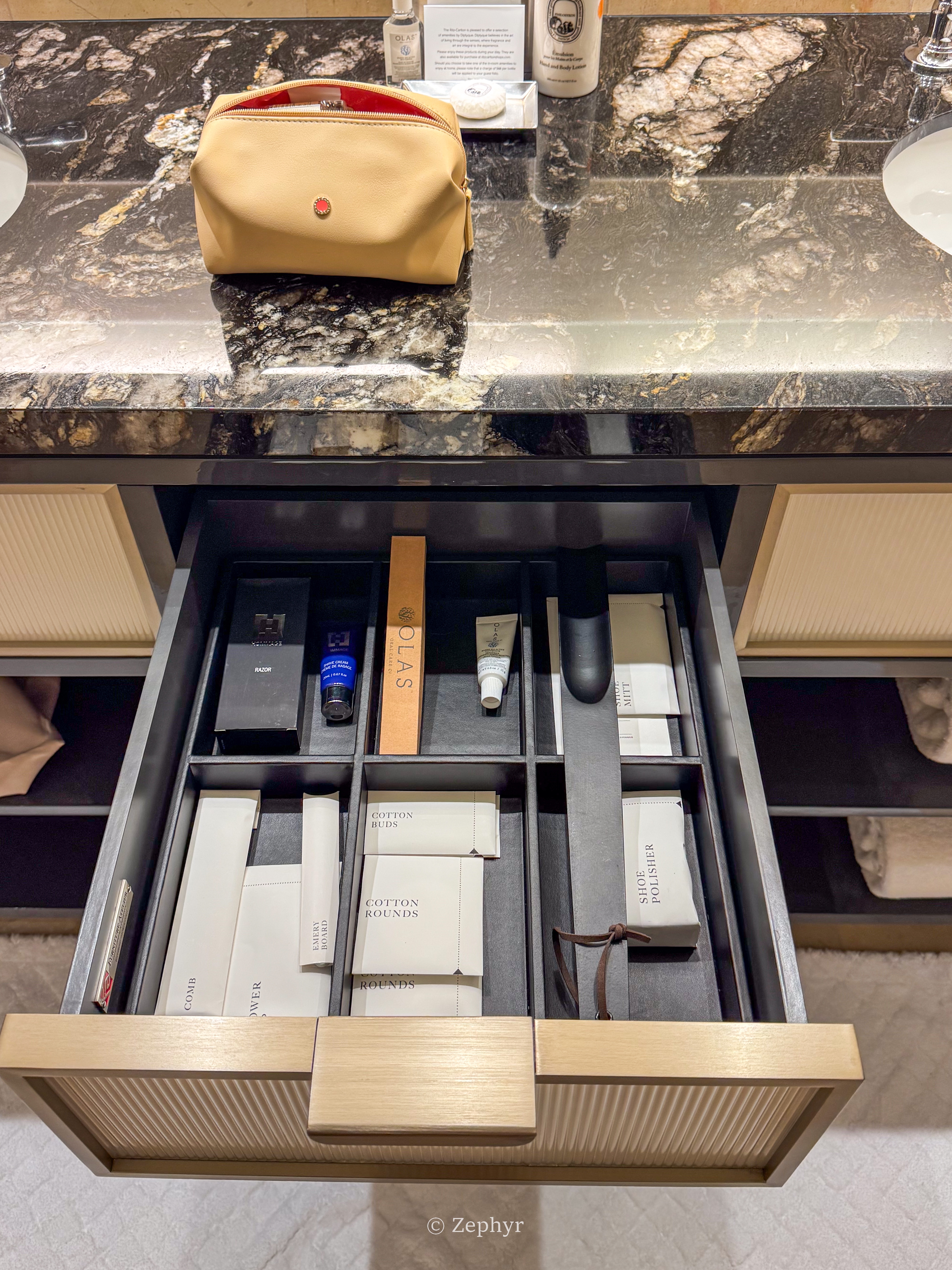 ȻһµĴ˹˼ ׷ The Ritz-Carlton, Dallas, Deluxe Suite