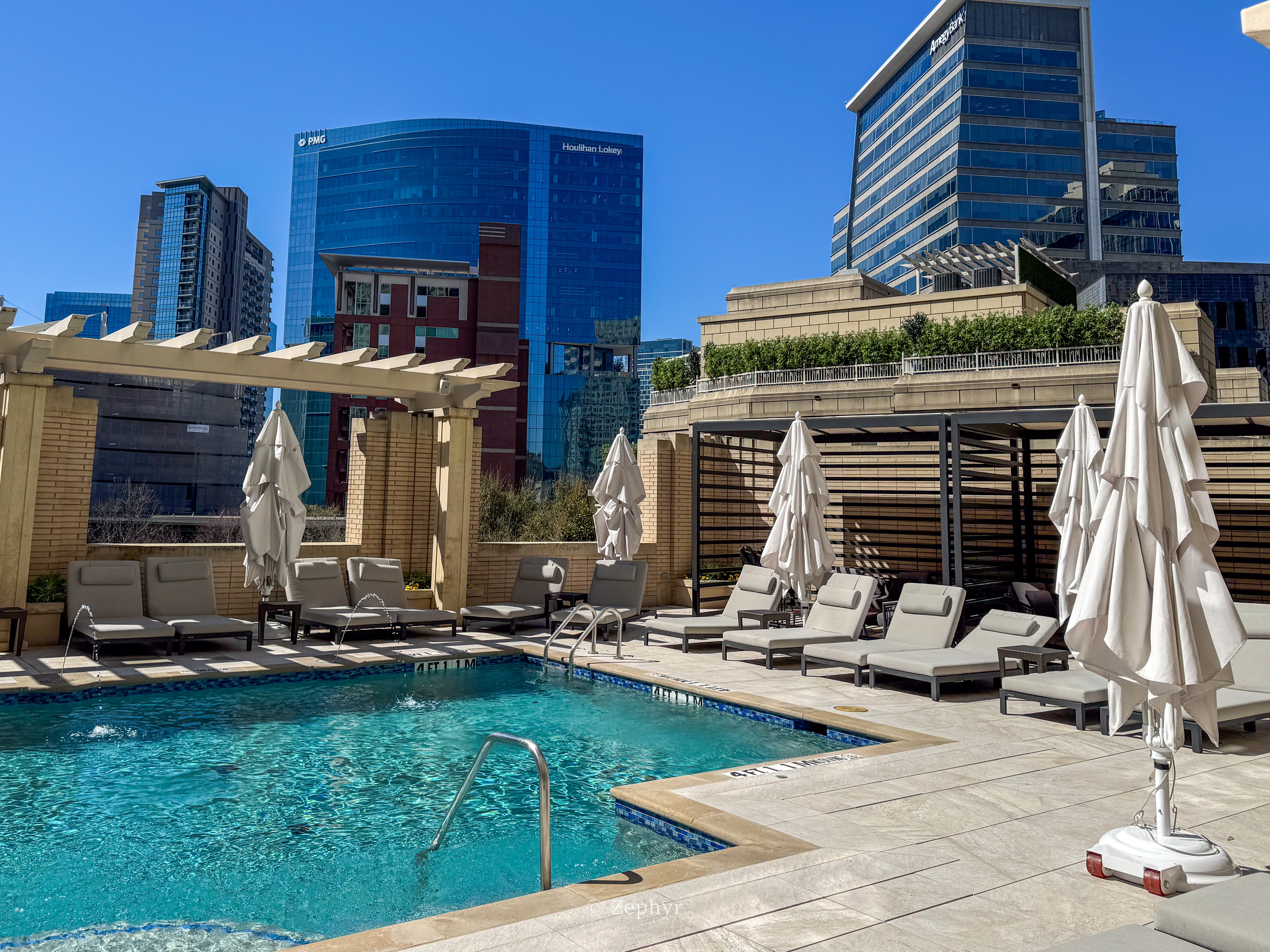 ȻһµĴ˹˼ ׷ The Ritz-Carlton, Dallas, Deluxe Suite
