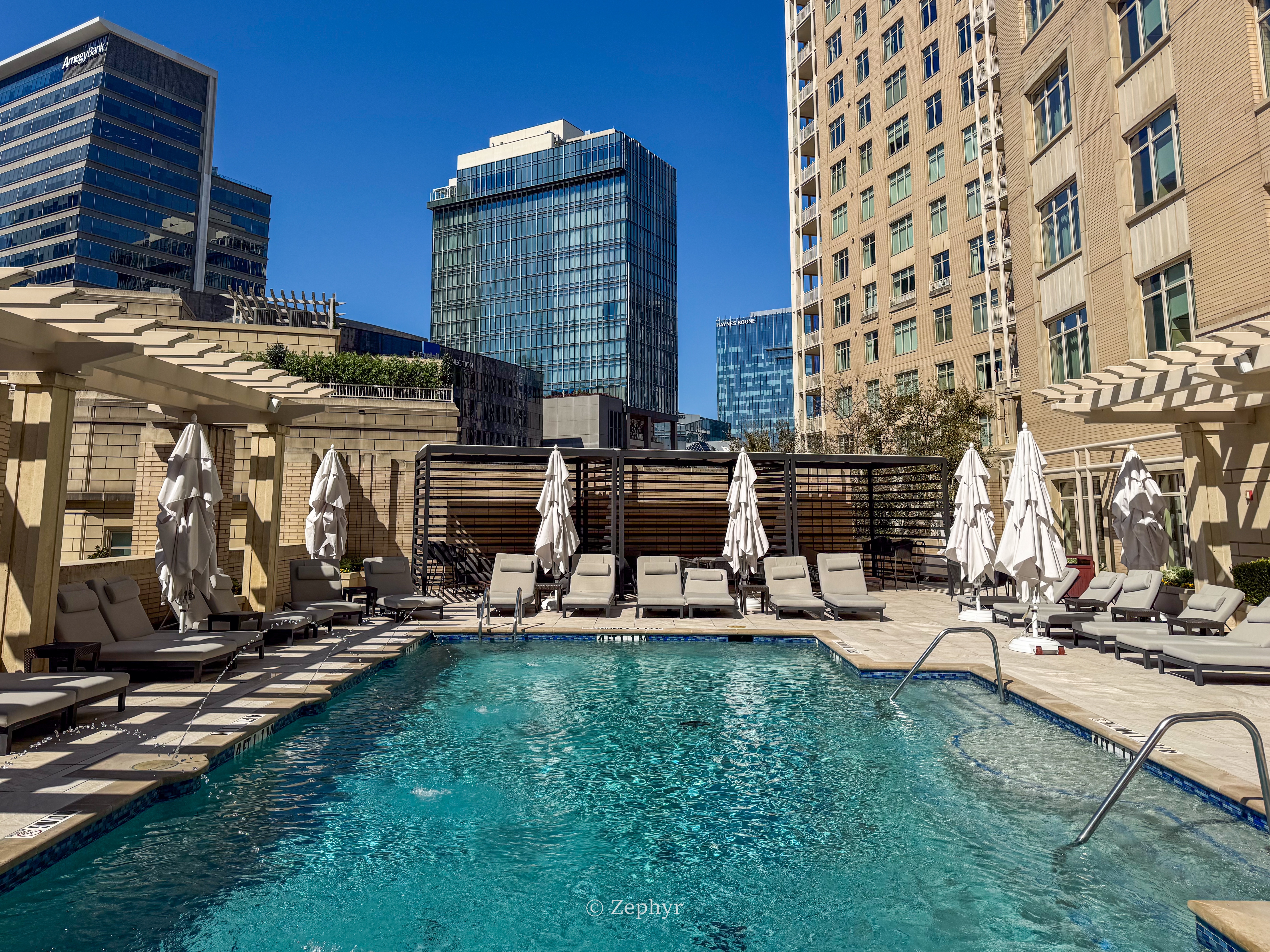 ȻһµĴ˹˼ ׷ The Ritz-Carlton, Dallas, Deluxe Suite