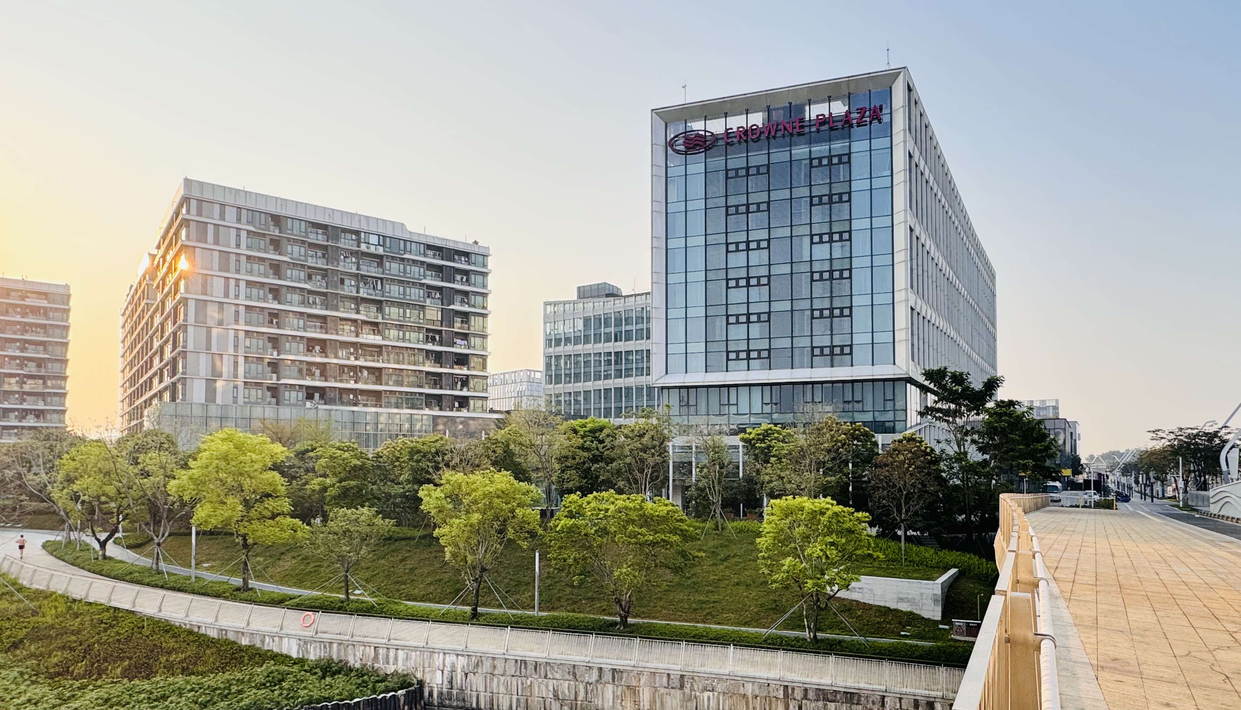•ʱ|ڹչĻʹڼվƵ(Crowne Plaza Shenzhen WECC)ס