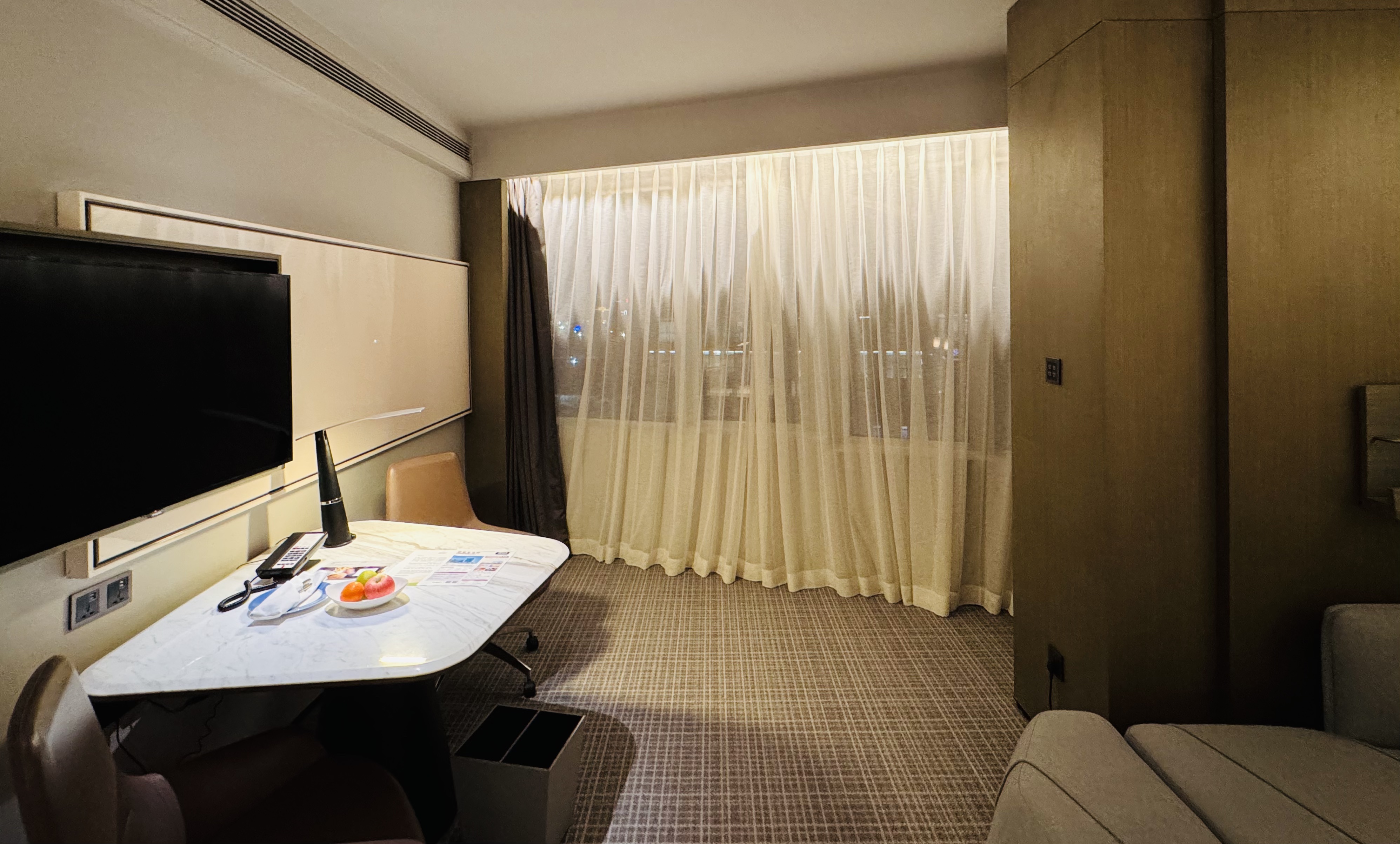 •ʱ|ڹչĻʹڼվƵ(Crowne Plaza Shenzhen WECC)ס