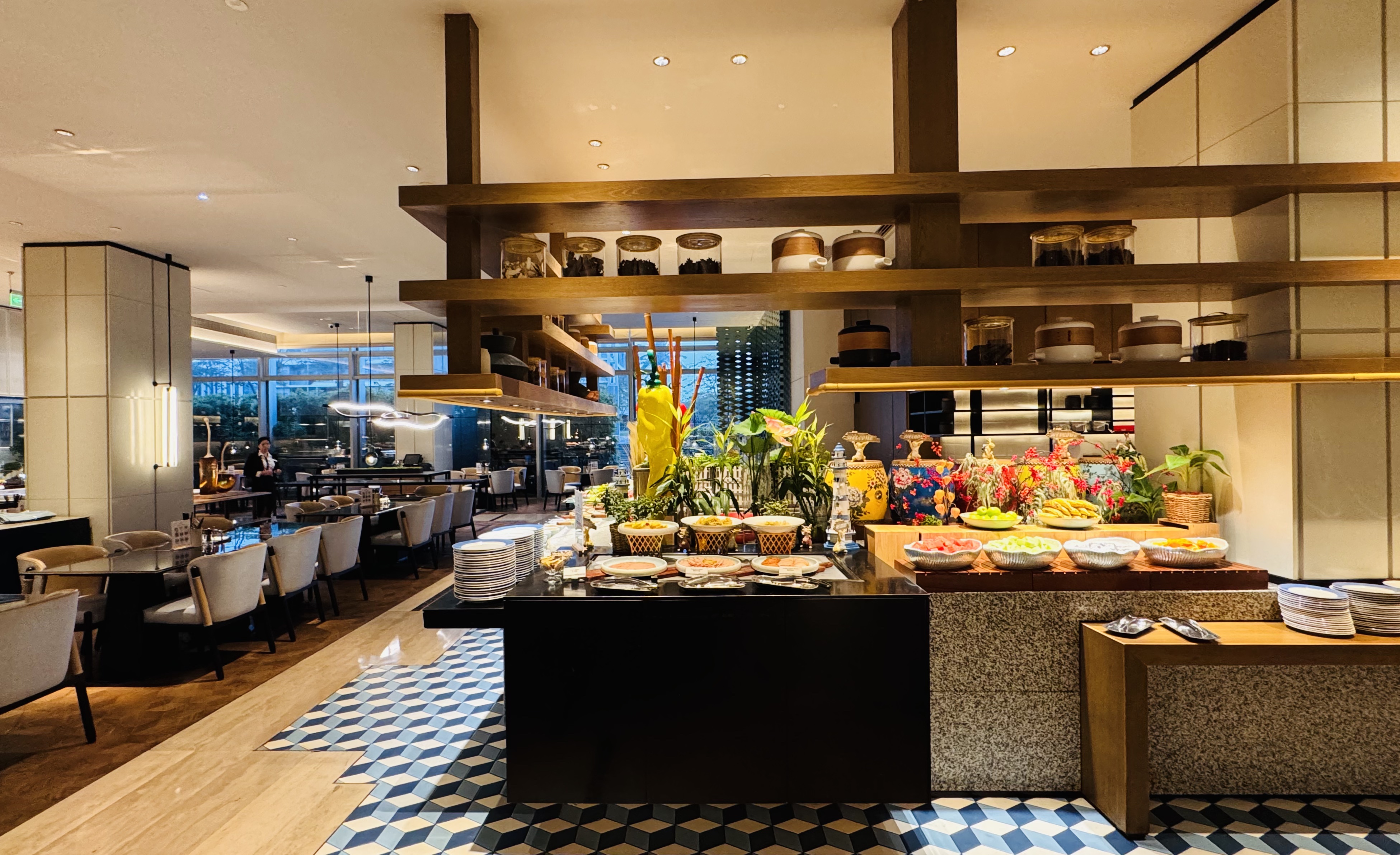 •ʱ|ڹչĻʹڼվƵ(Crowne Plaza Shenzhen WECC)ס