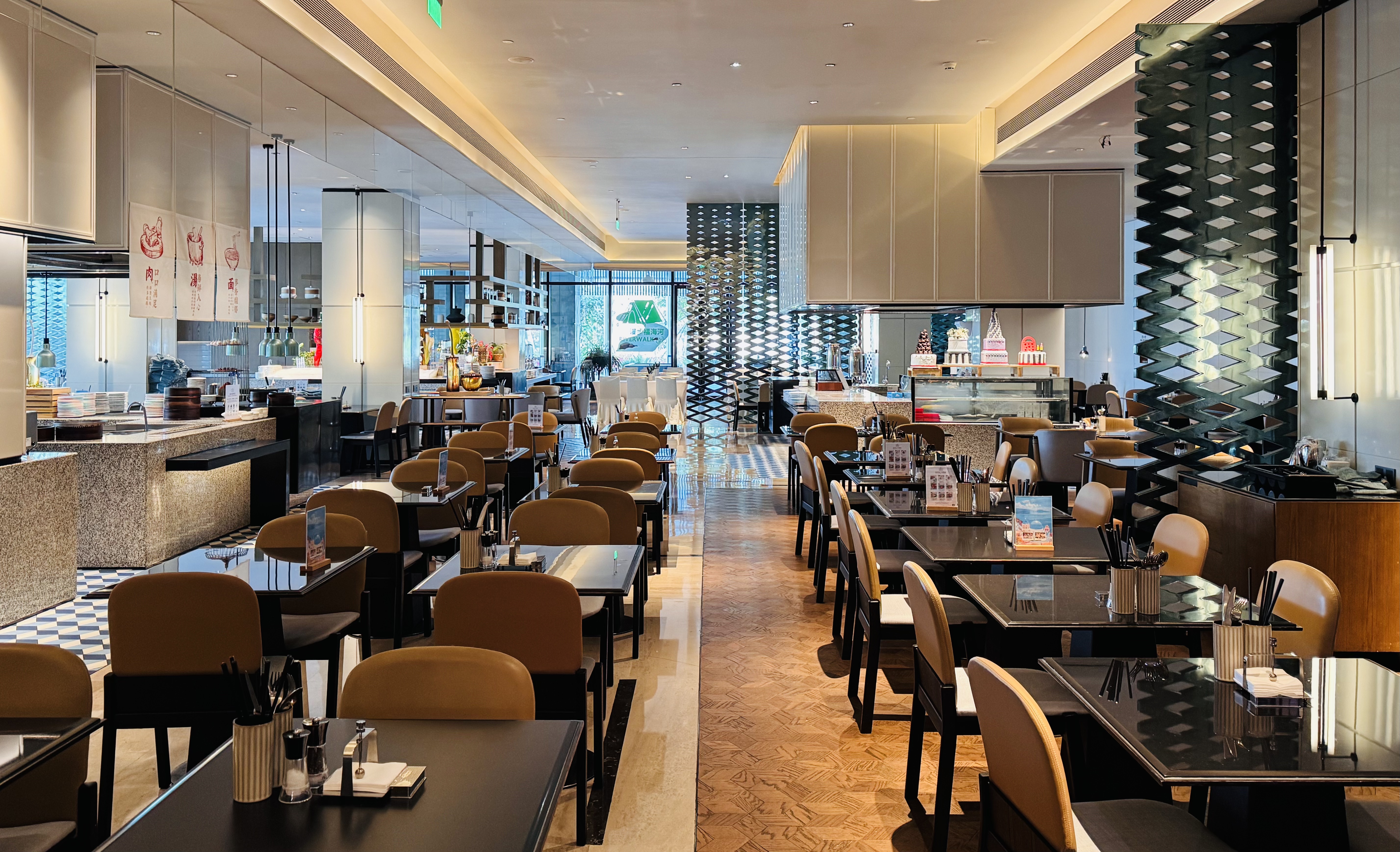 •ʱ|ڹչĻʹڼվƵ(Crowne Plaza Shenzhen WECC)ס