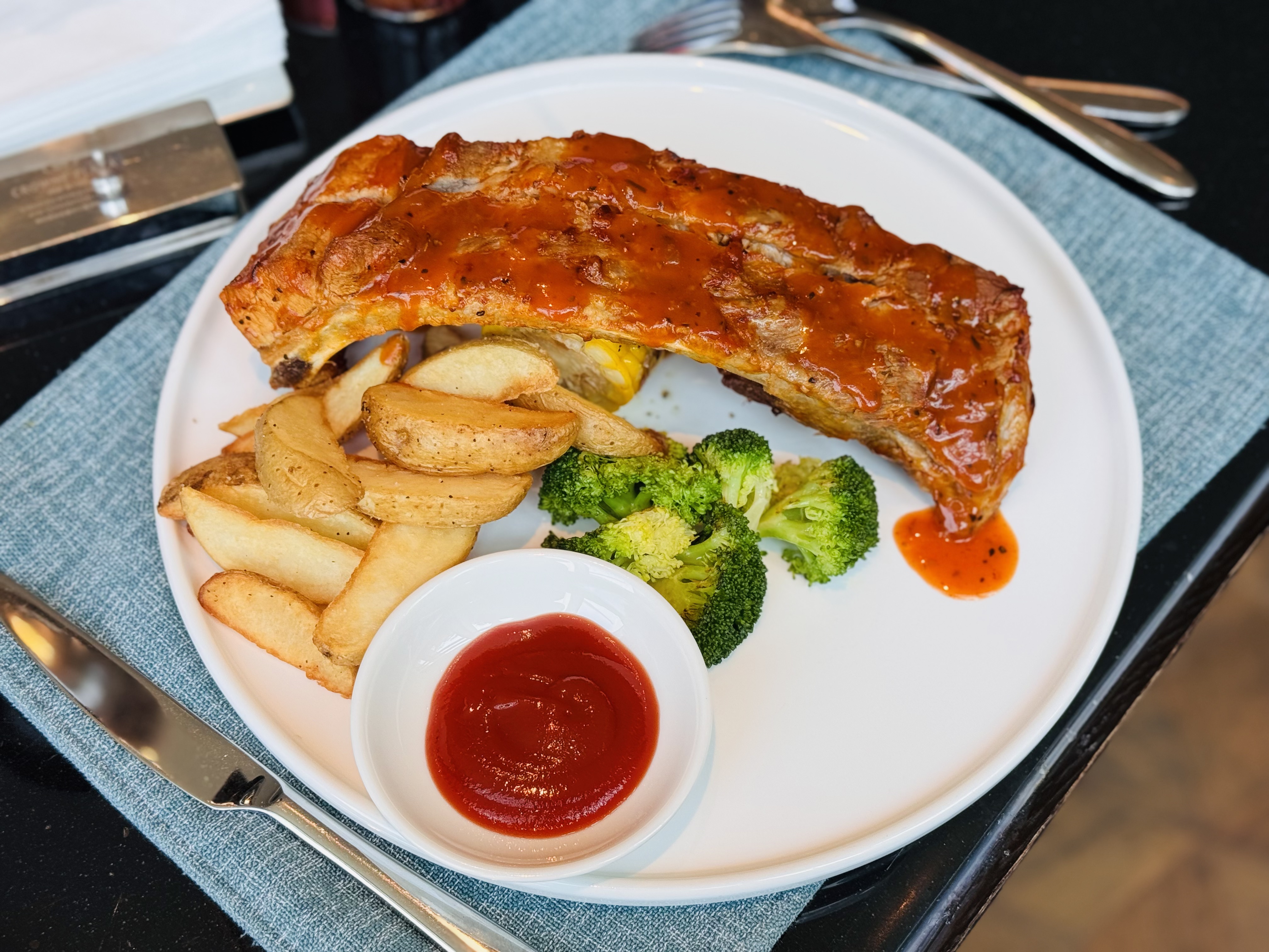 •ʱ|ڹչĻʹڼվƵ(Crowne Plaza Shenzhen WECC)ס
