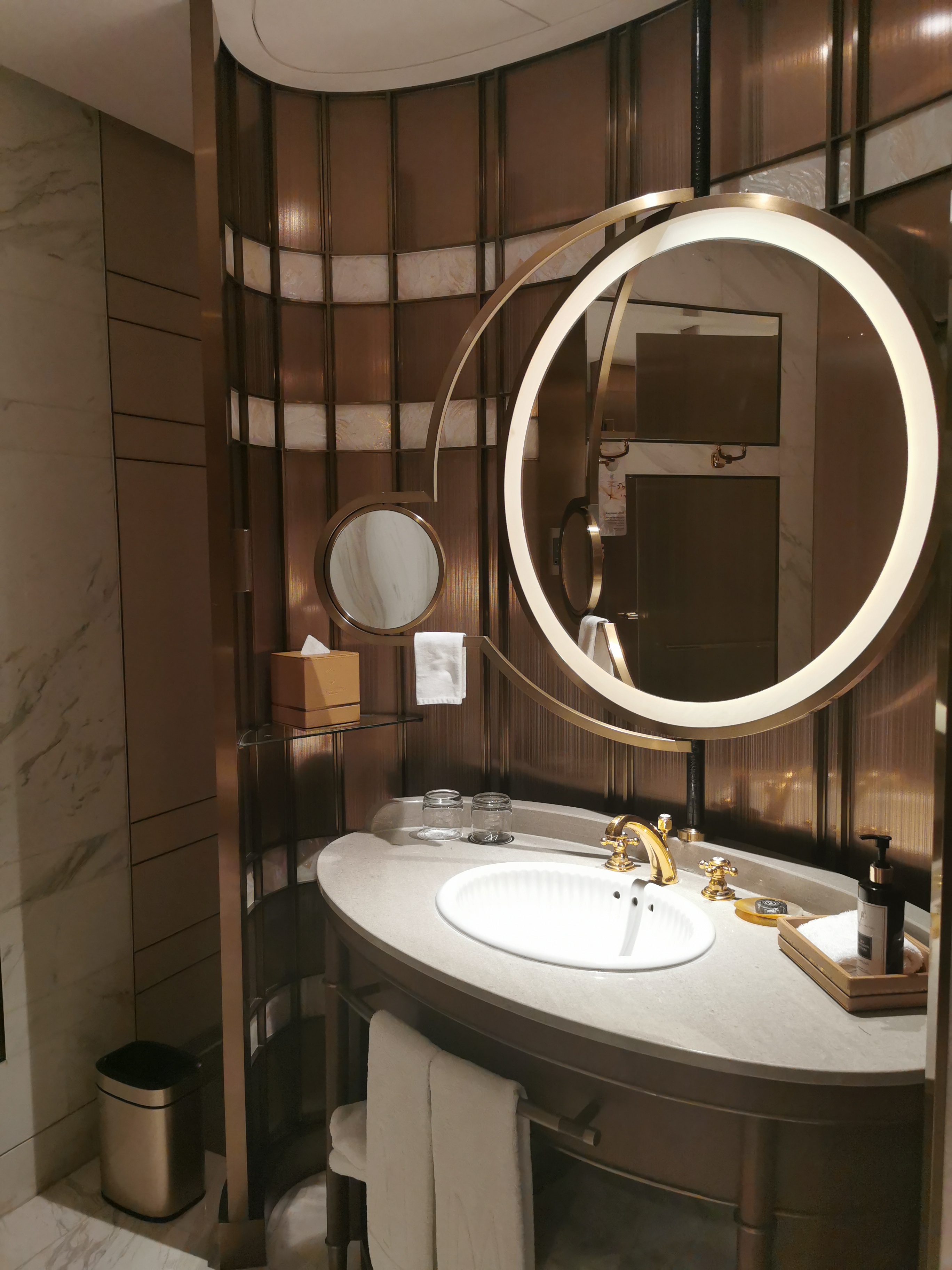 Ͻ㽸 Manila Admiral MGallery