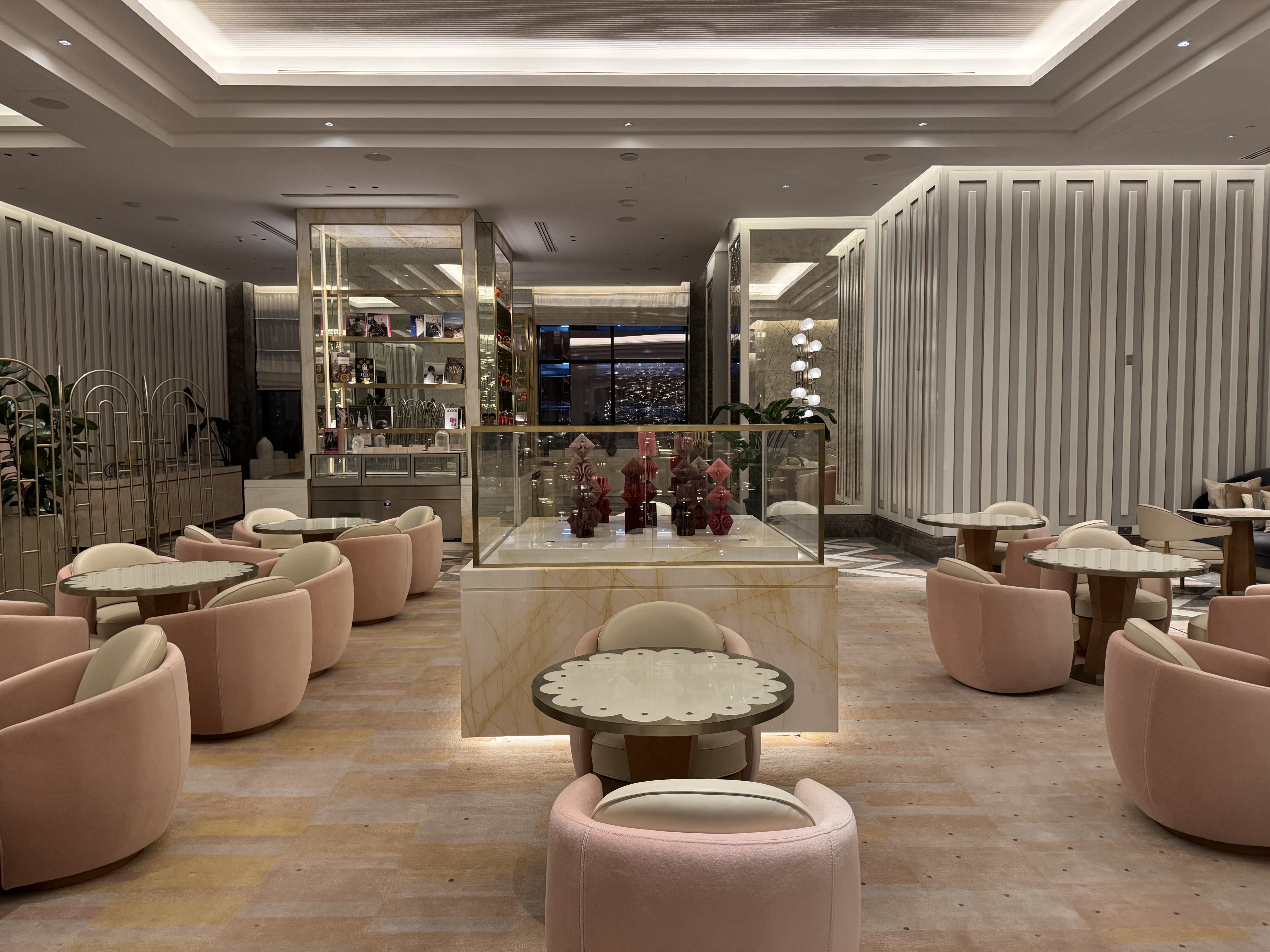 ¾ŦԼ䣬ϸǿ廪 ׷Waldorf Astoria Doha West Bay