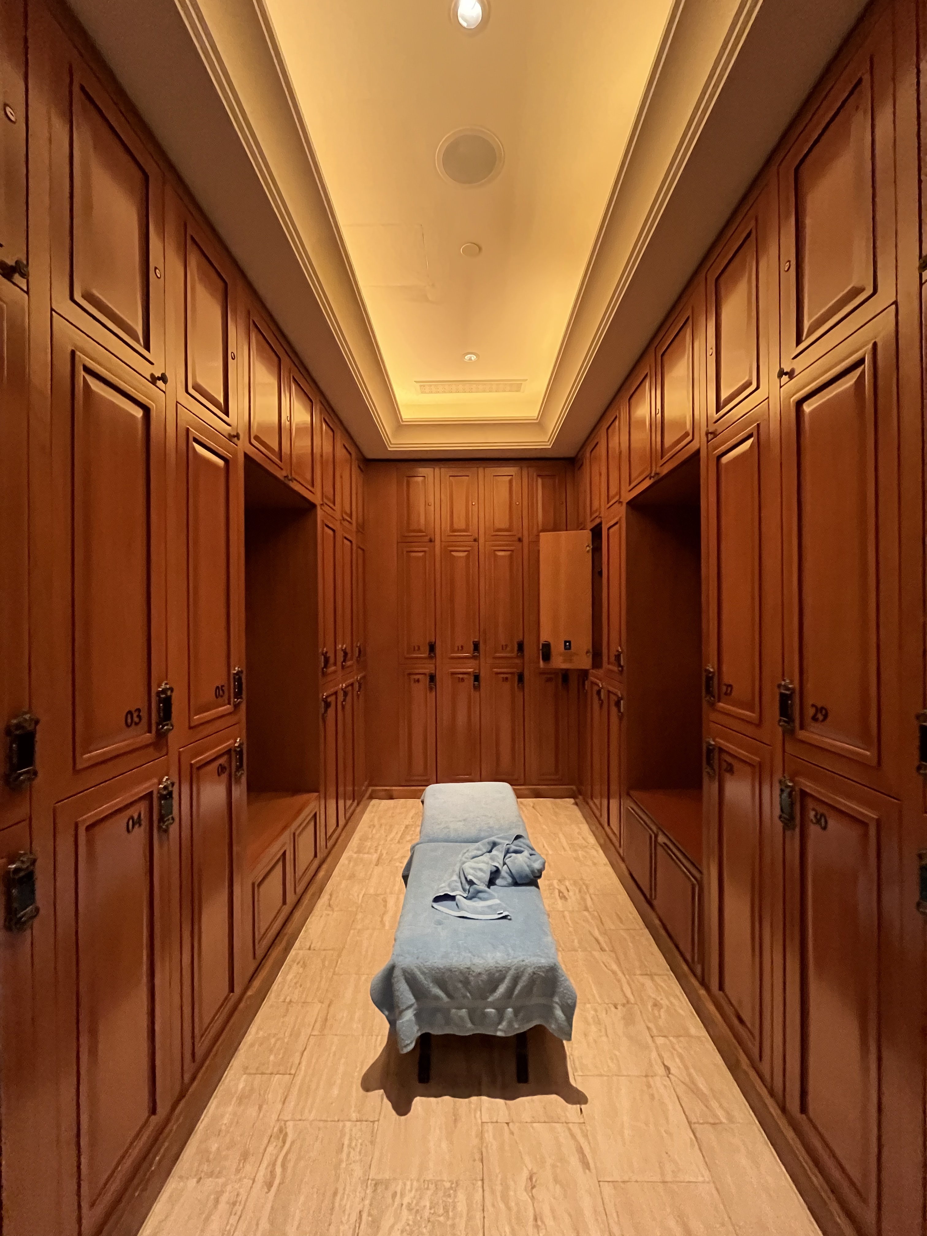 ҵʮ꣬ȻͦһǱѡƵ꺣׷ס