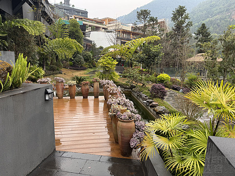 烟雨蒙蒙，山风入梦-腾冲暻阁半山温泉酒店