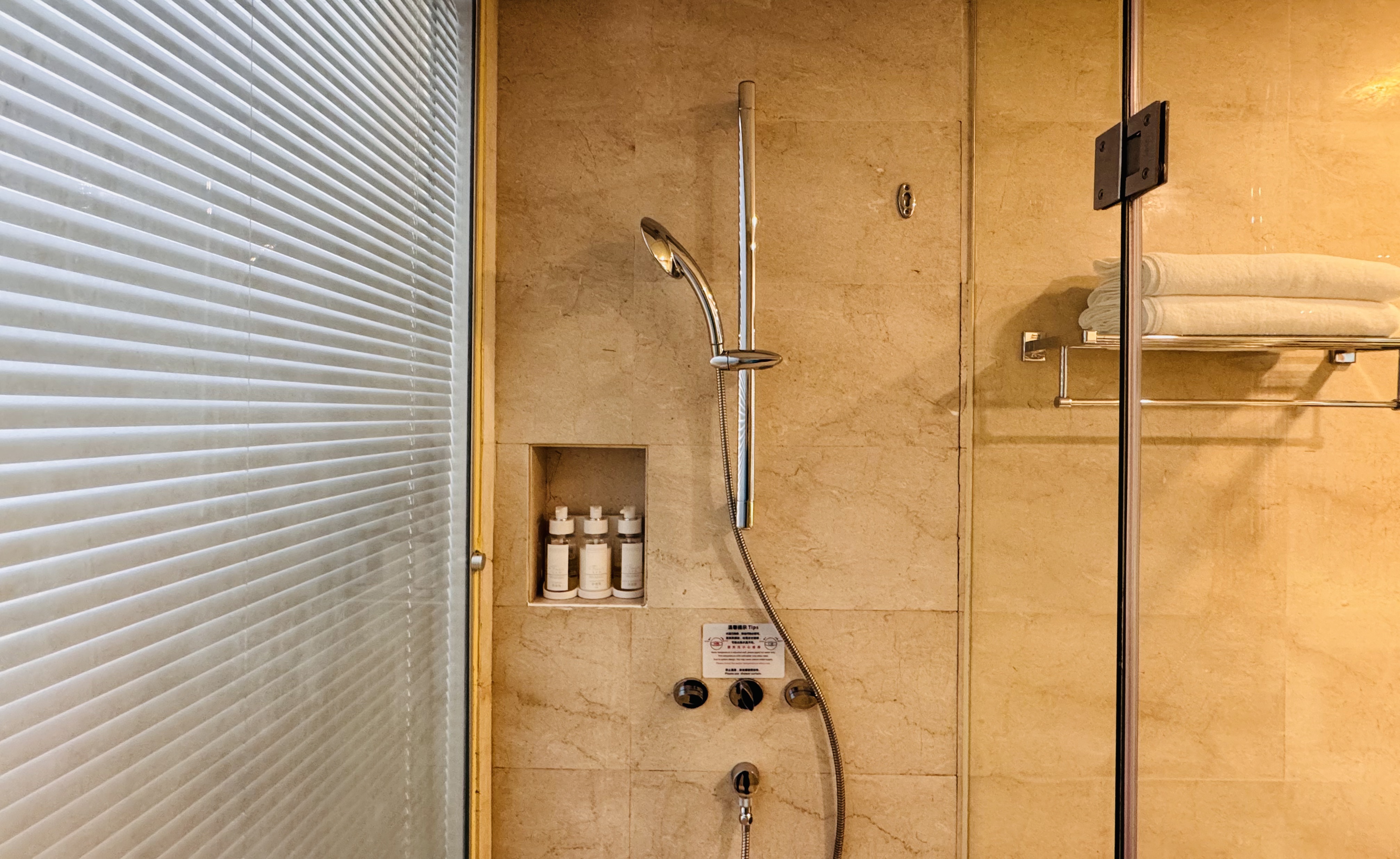 Ƚˮһ|ϲվƵ(Holiday Inn Nanchang Riverside)ס