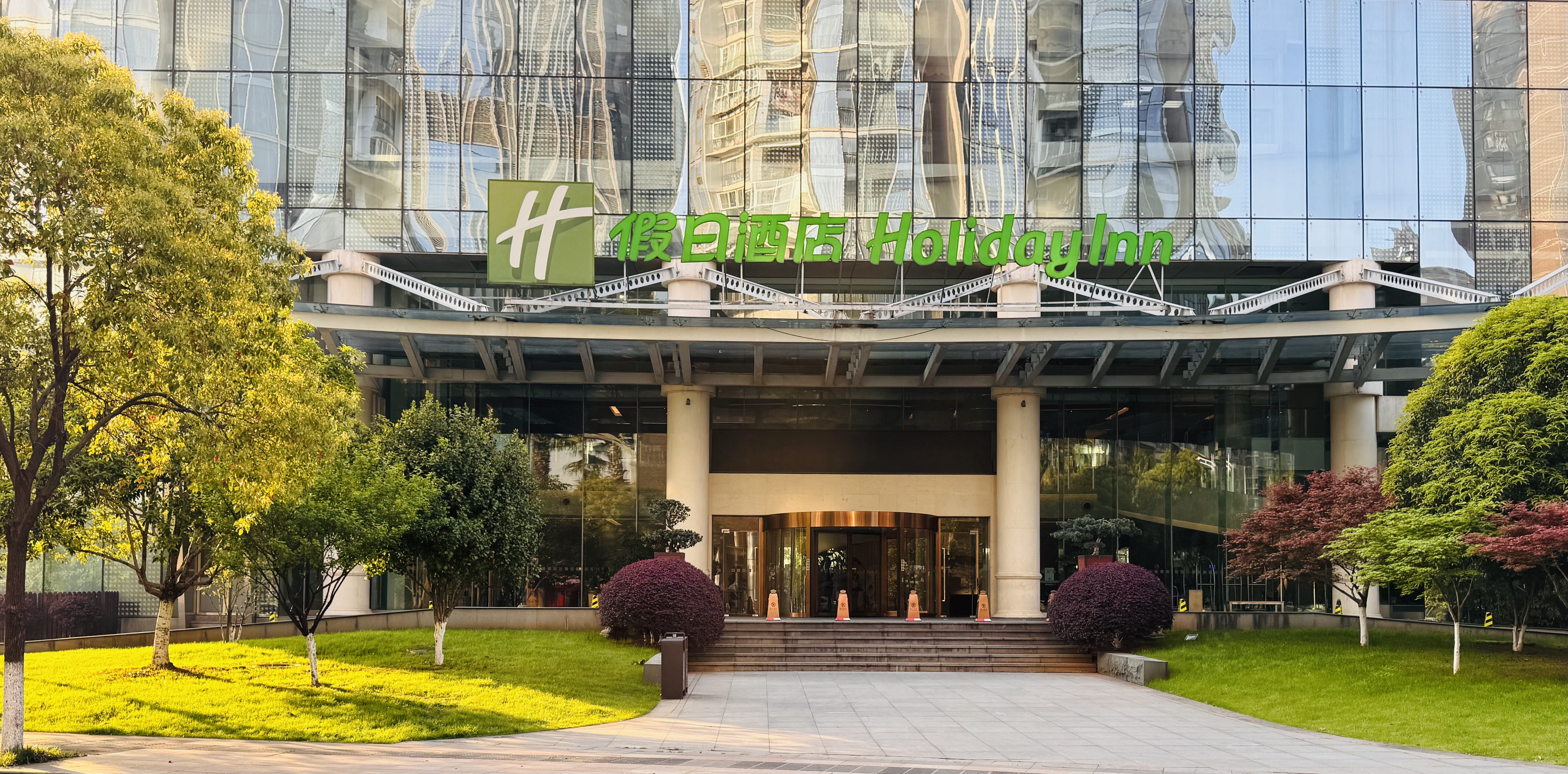Ƚˮһ|ϲվƵ(Holiday Inn Nanchang Riverside)ס