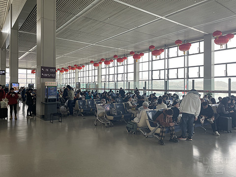 南郊真的比天府方便？成都飞绵阳，但是中转西宁
