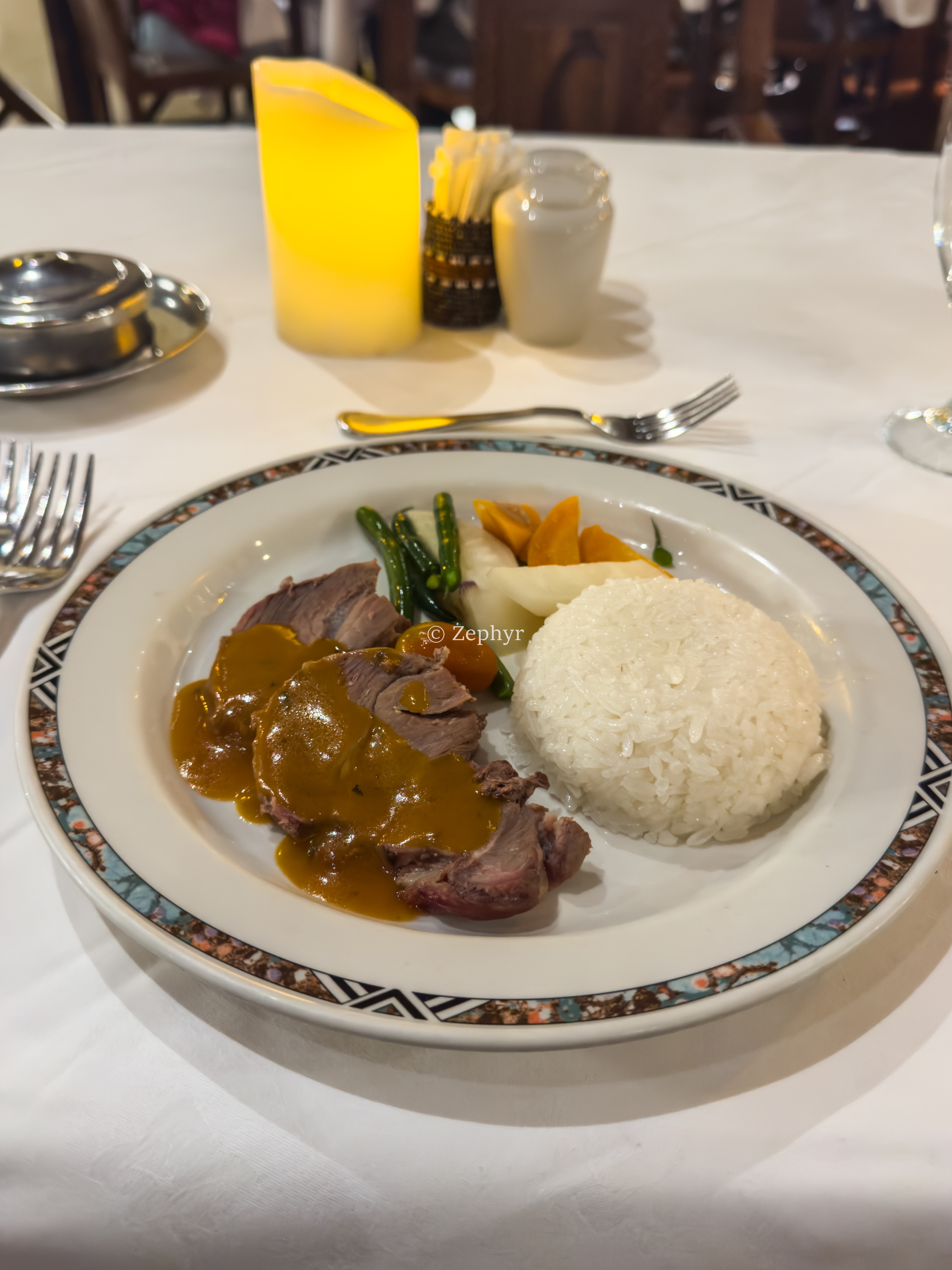 ̹ɣǶ޻ɽ۾Լ۱֮ѡSerena Safari Lodge NGORONGORO