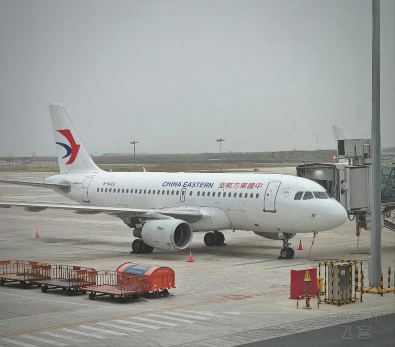 0931154R2XhVeIRzYqAOgr.jpg