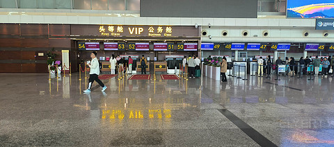 45【熟悉的东武青连线 熟悉的盲盒乘务长】MU2518经济舱报告