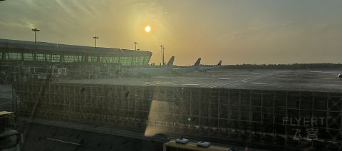 48【一日三飞 夕阳相随 京汉晚班 再遇熟悉乘务长】MU2459 报告
