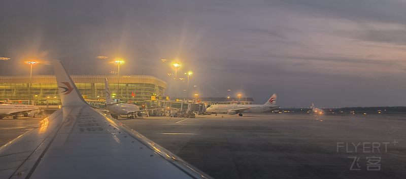 0025273OefzrArWOIIYxuF.jpg
