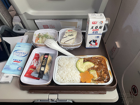 东航C919经济舱座位哪里好？四次919飞行横评