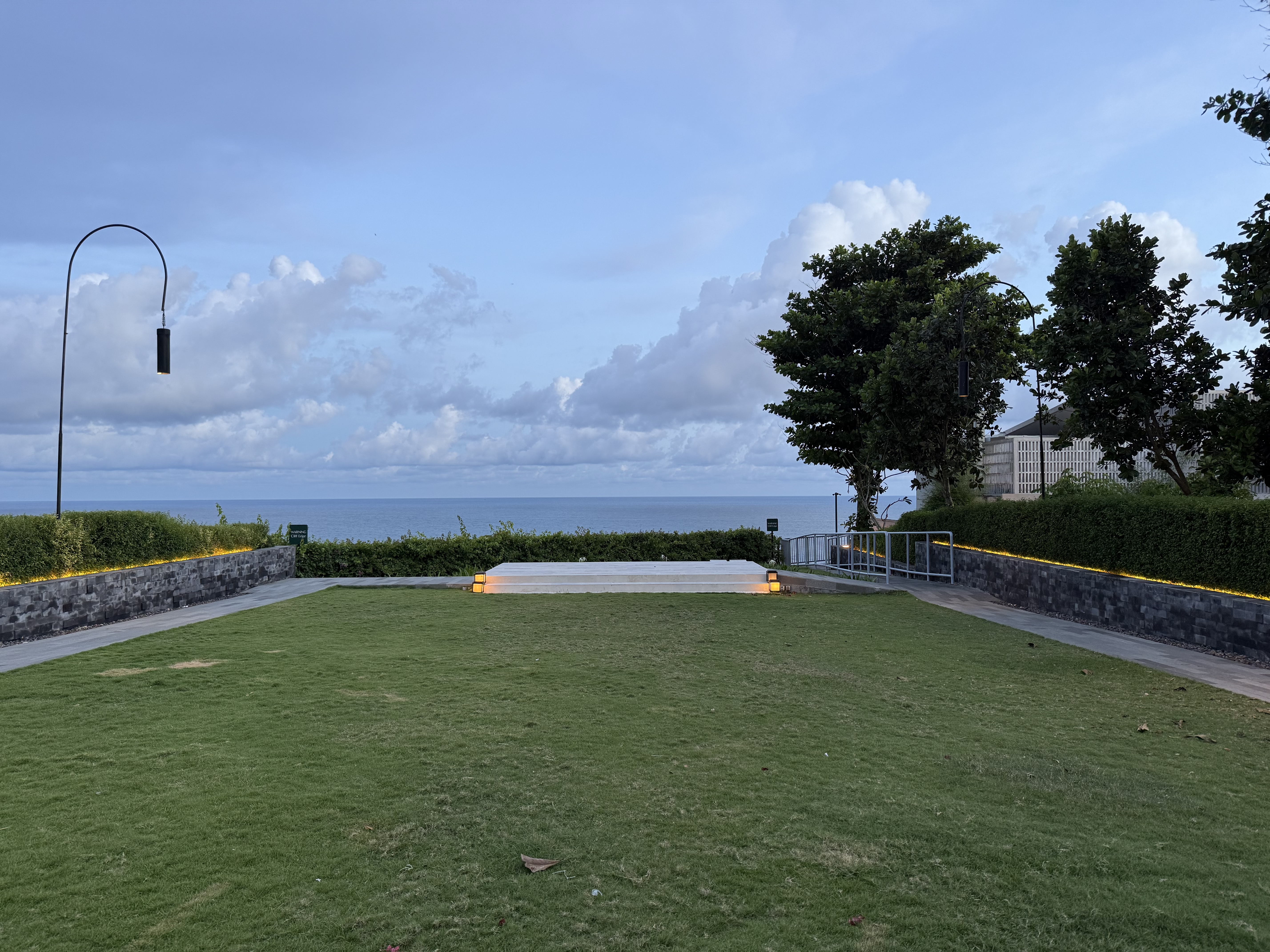 ֮-嵺Umana Bali LXR