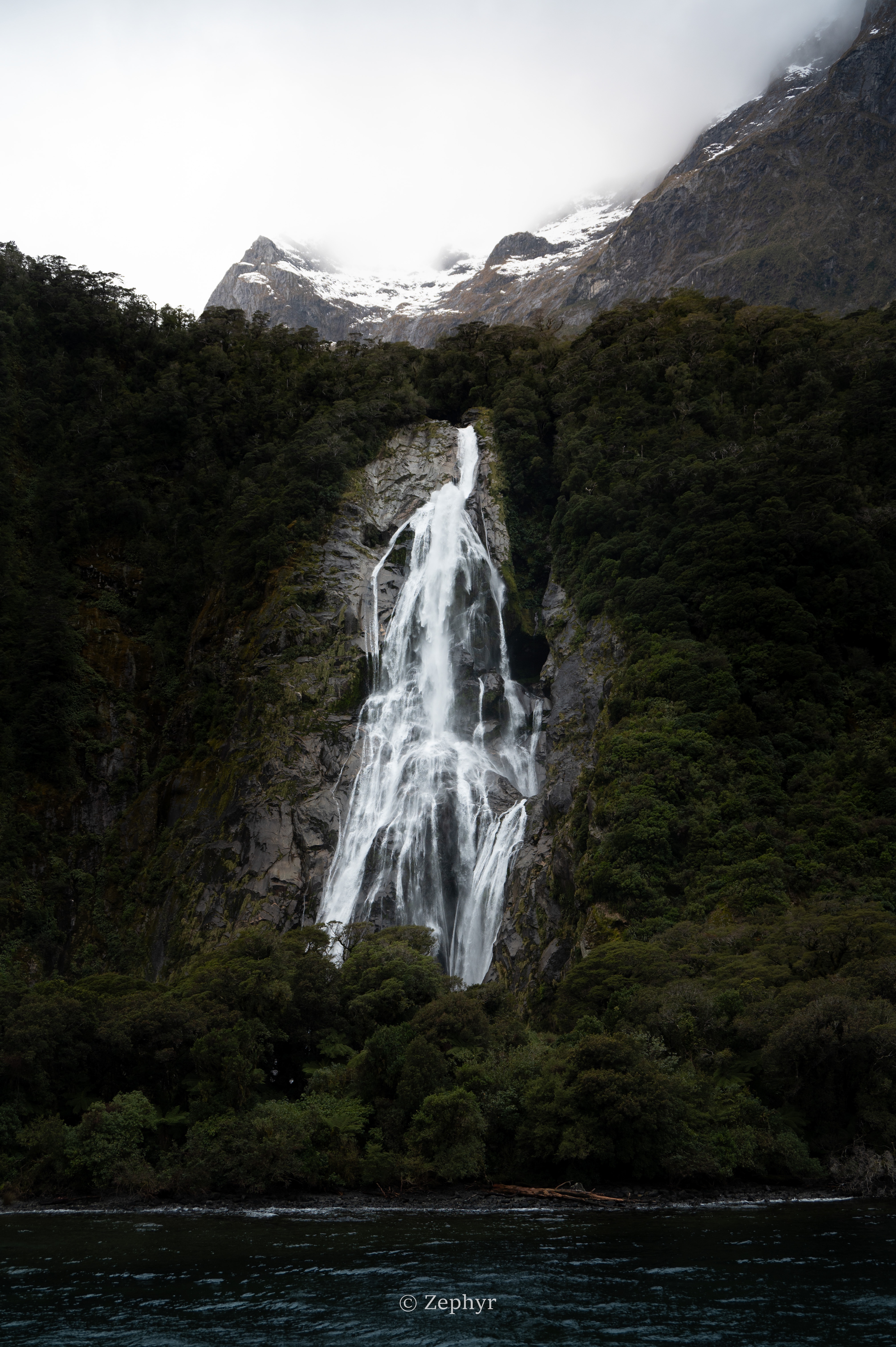 ϵʺ/ɽ/ϿС֮Lakestone/Fjordland/Milford Sound Lodge