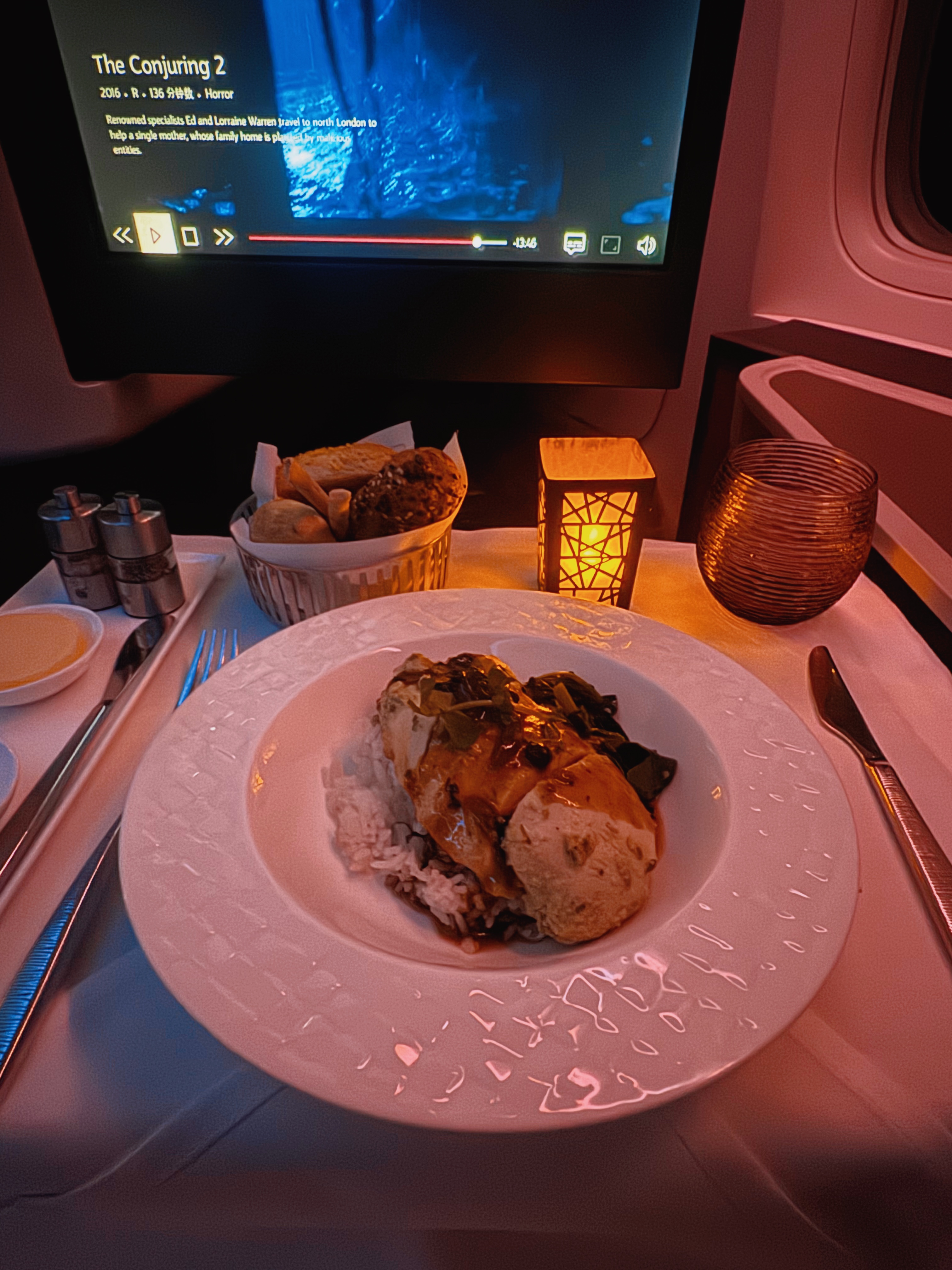❹Qatar Airways QR818 DOH-HKG Business