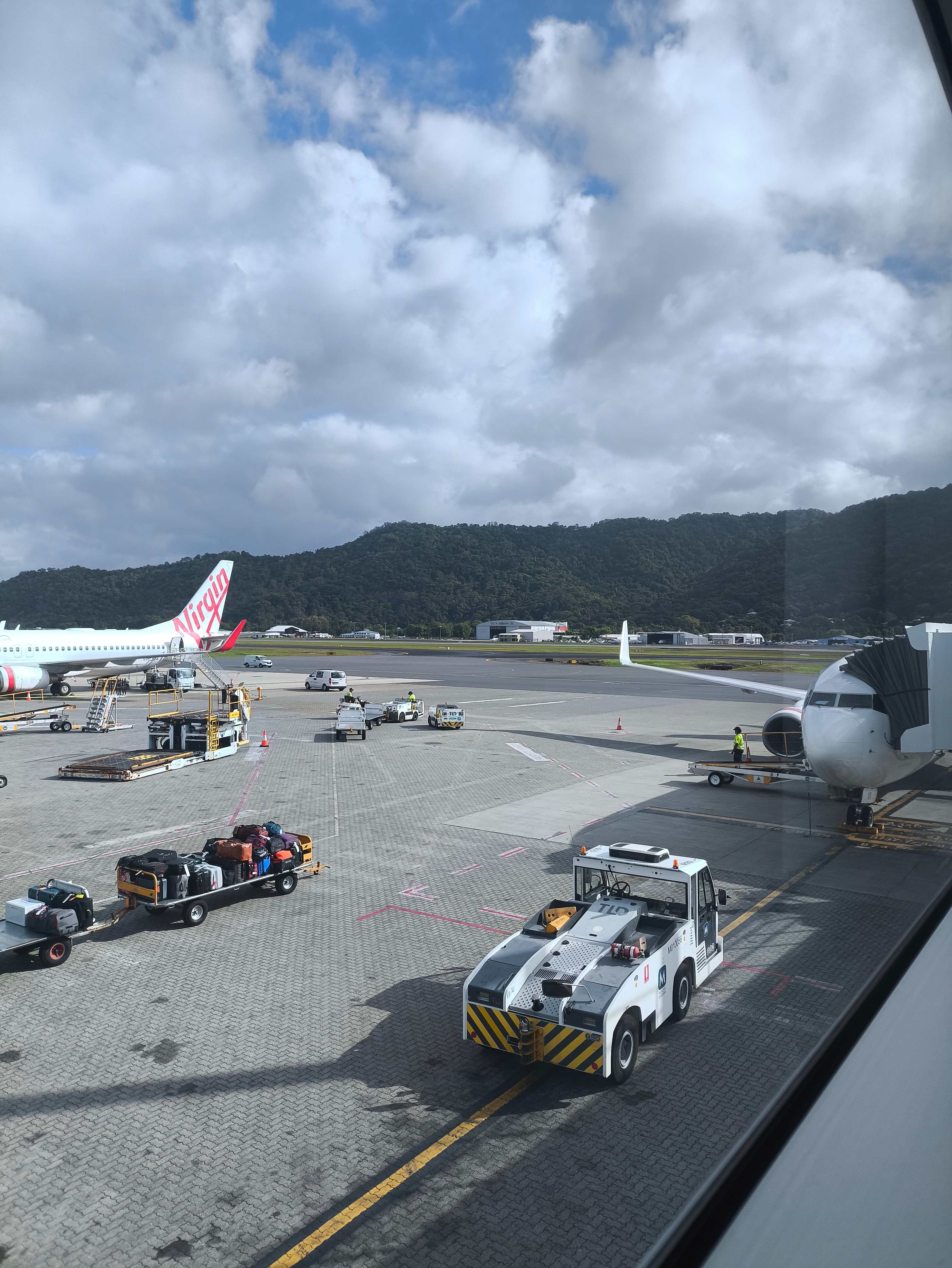 άе73Wǲ⻻-ά VA785 737-800 BNE-CNS ò