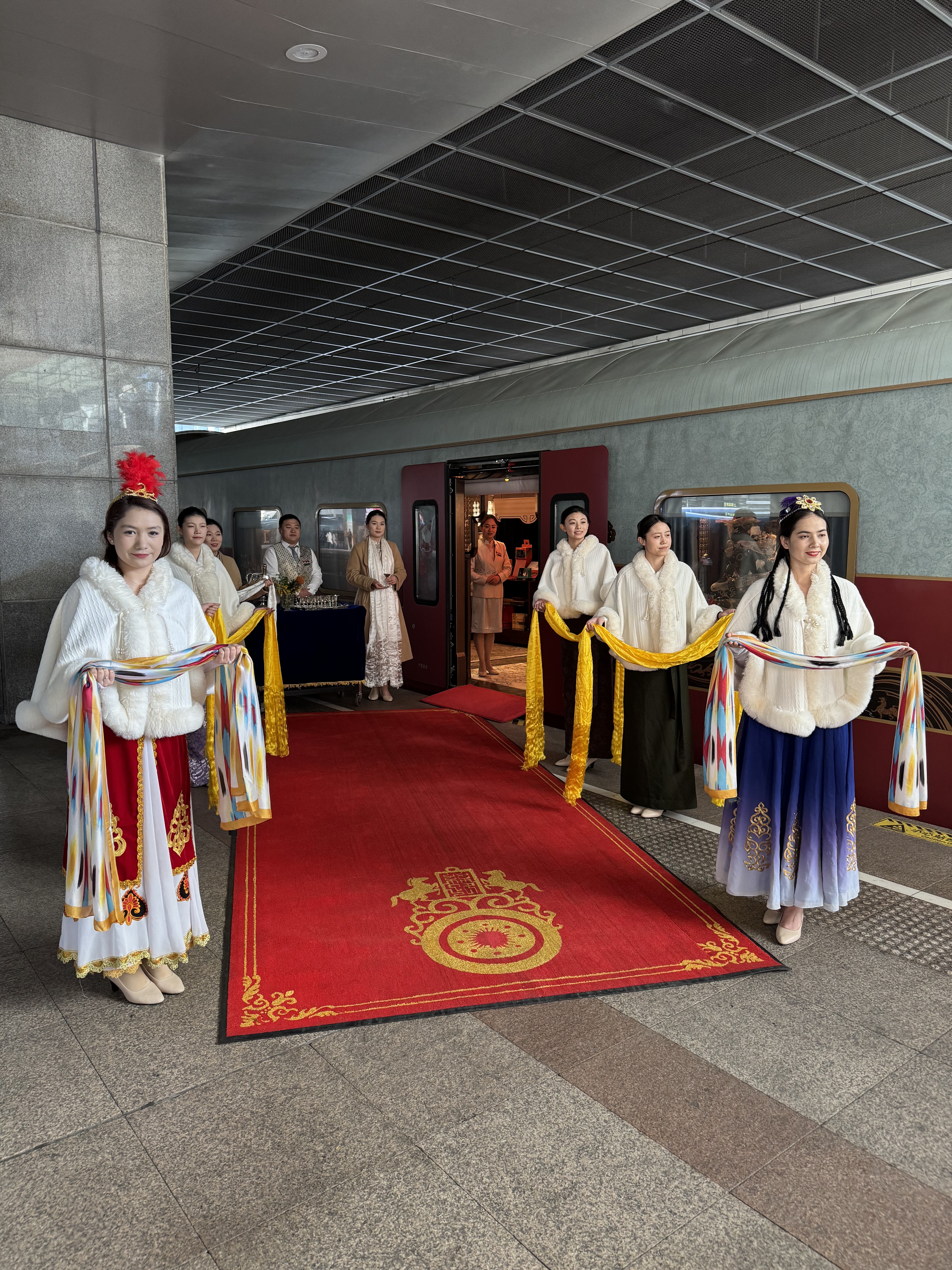 ½ͷȲաSILK ROAD EXPRESS˿·ſг֮ ȫվװl Ո