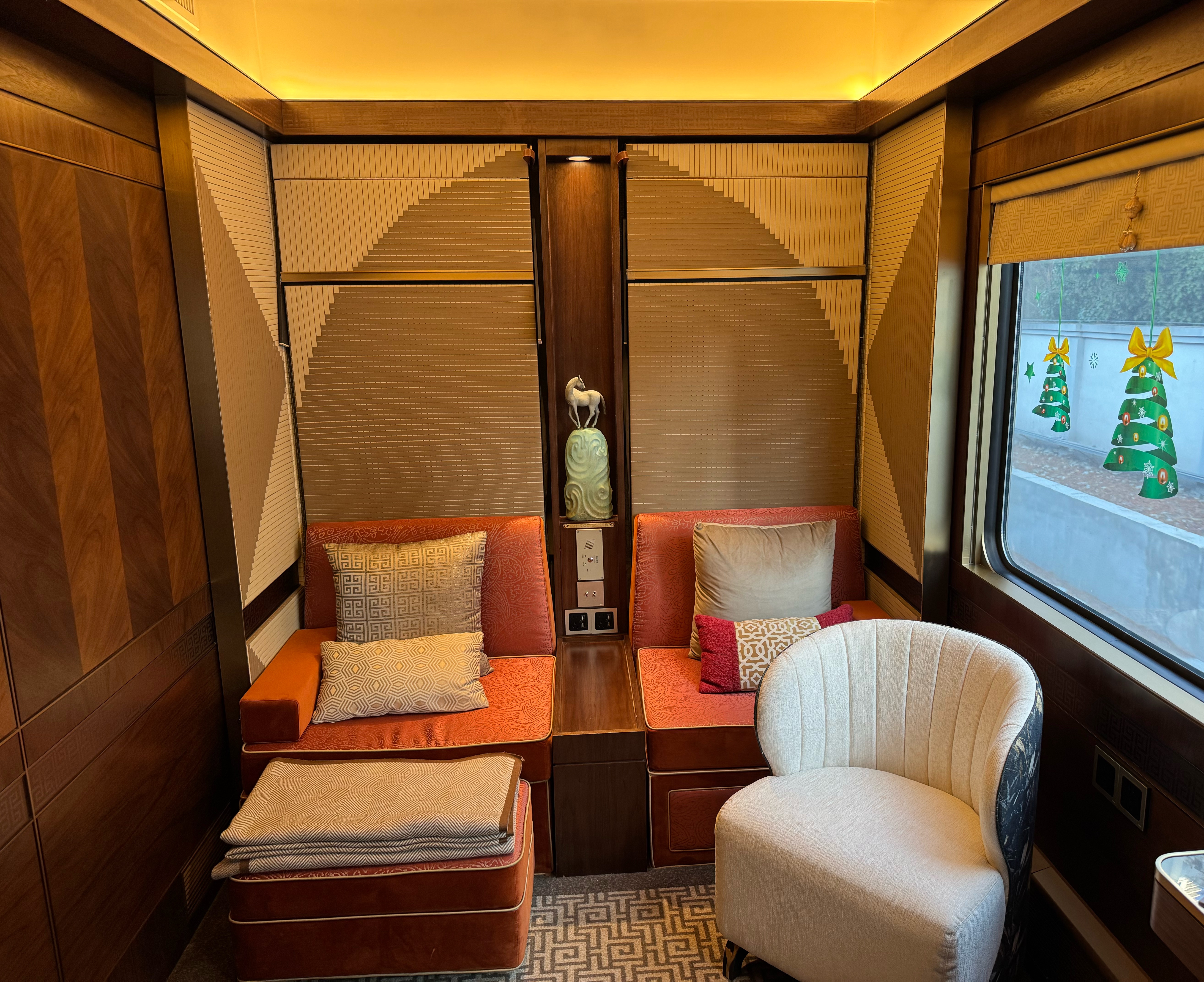 ½ͷȲաSILK ROAD EXPRESS˿·ſг֮ ȫվװl Ո