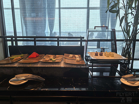 园内柳参差 平湖春意迟（平湖卓越铂尔曼酒店）