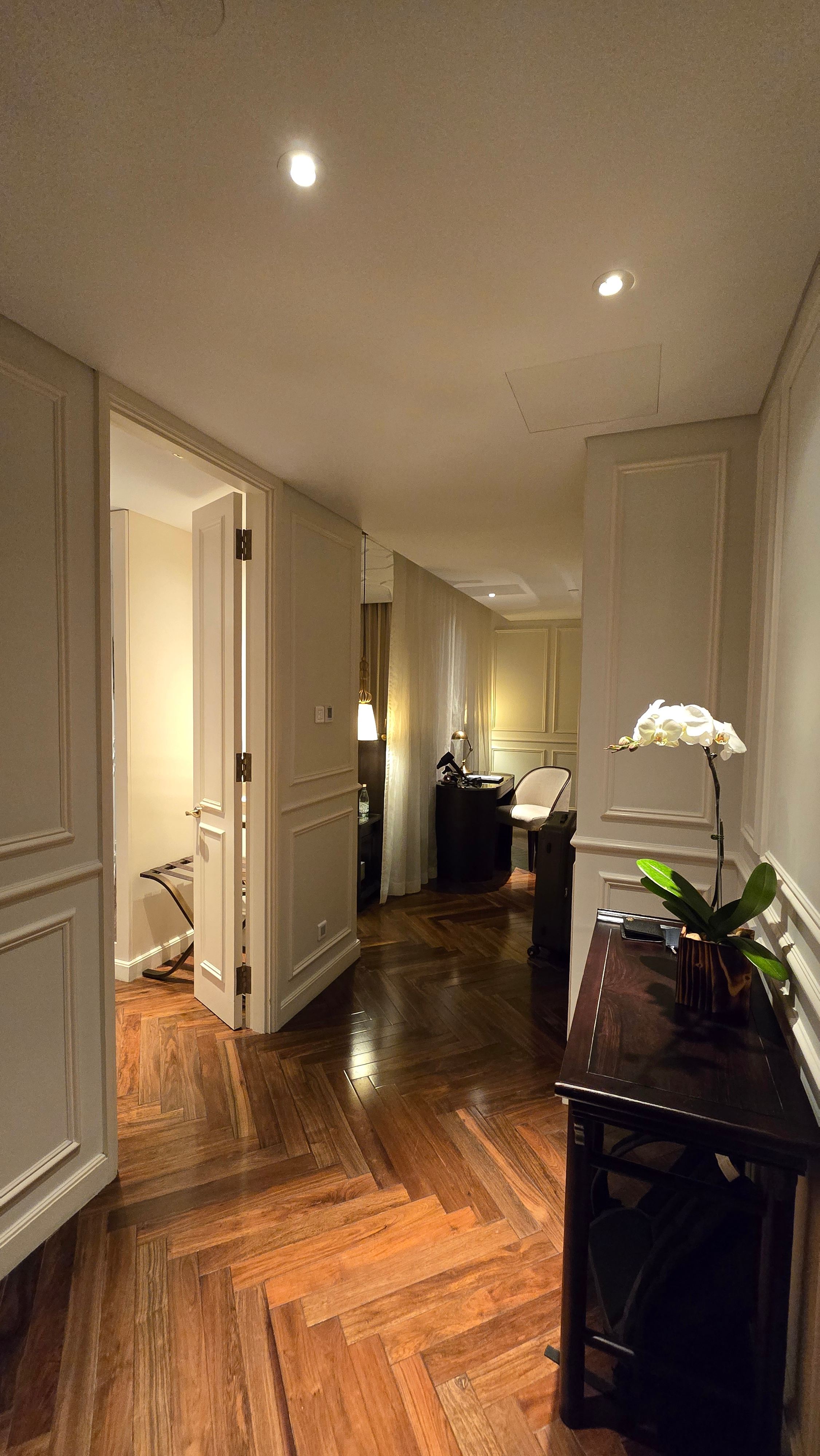 Hotel des Arts Saigon C MGallery | ־㽸Ƶ Studio׷ס