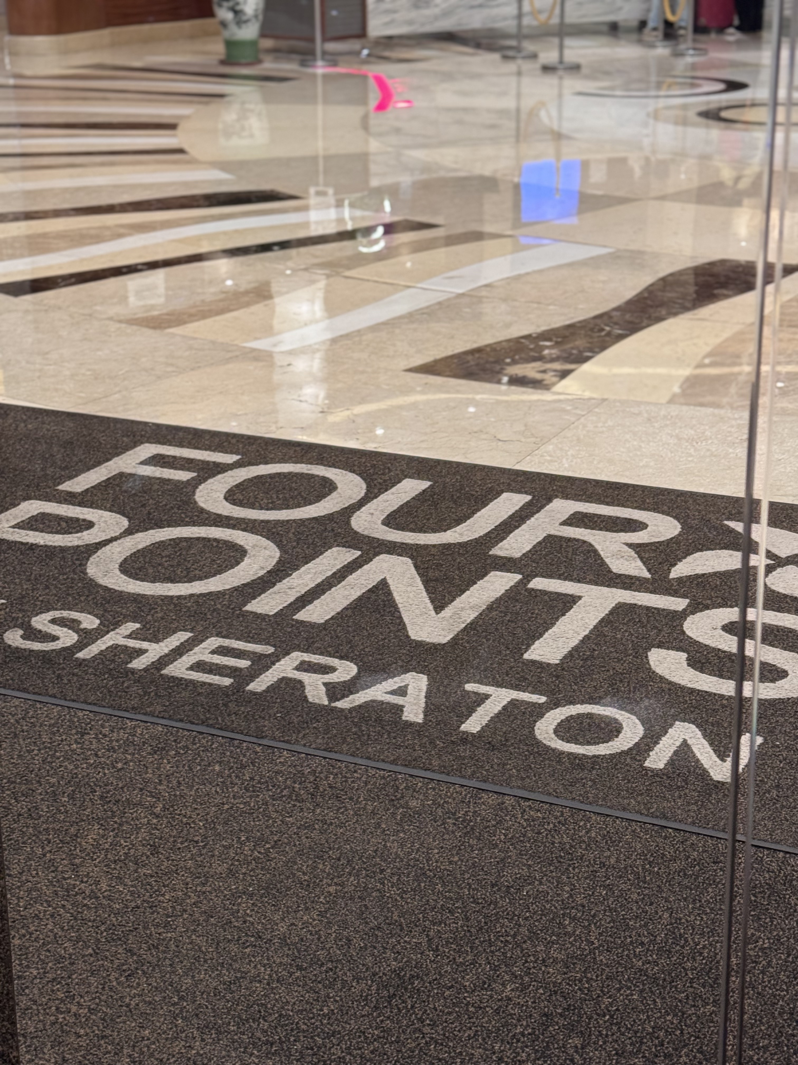 Shenzhen Four PointڸϲǾƵ߼󴲷׼ ϶ּ